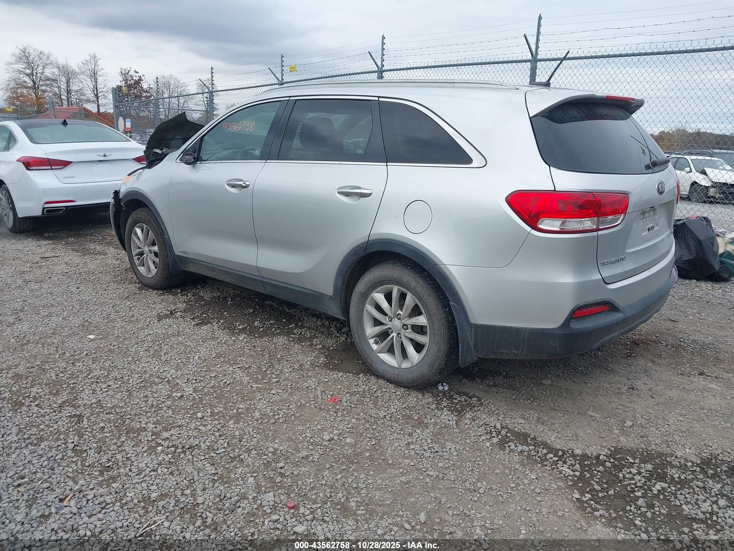 KIA SORENTO image 3
