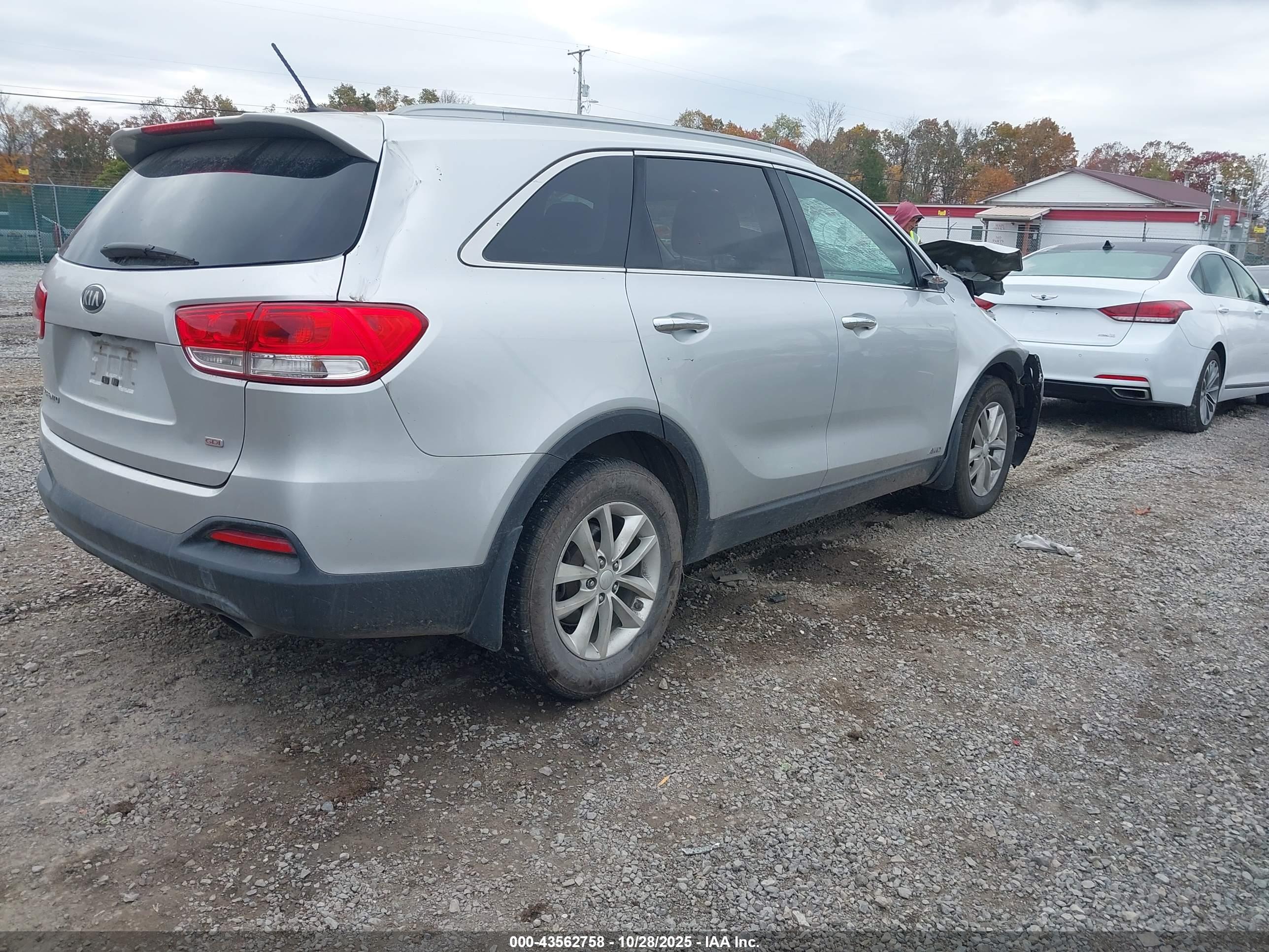 KIA SORENTO image 4