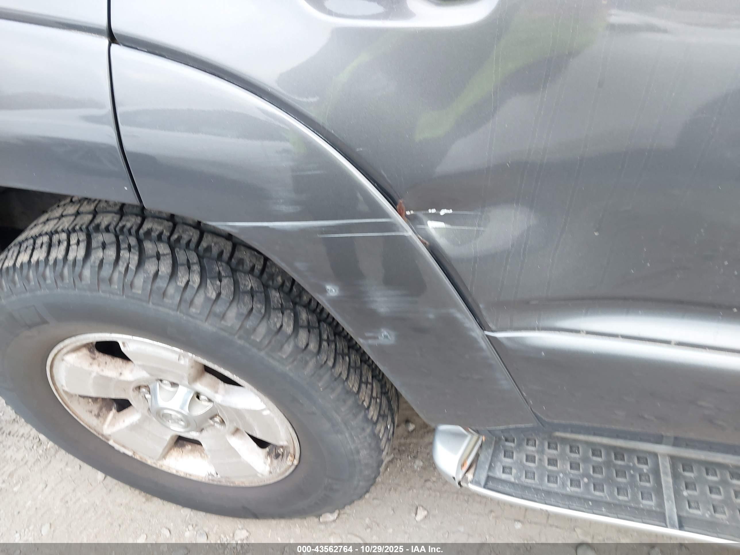 TOYOTA 4RUNNER image 6