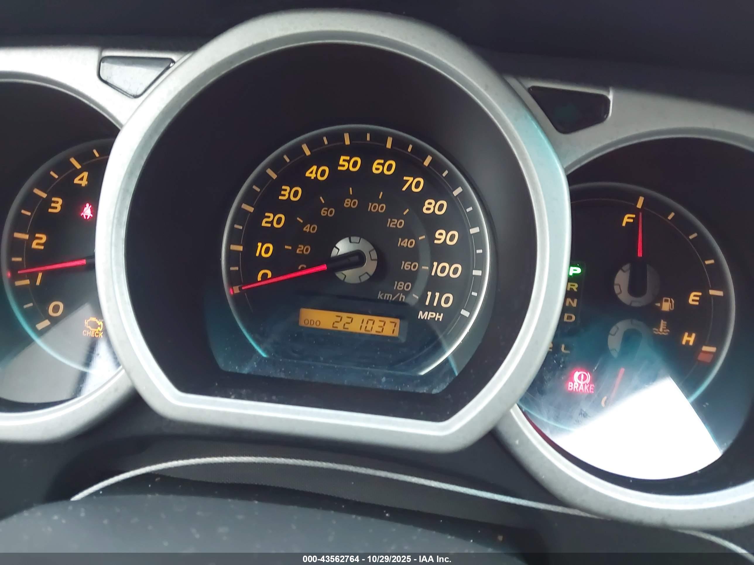 TOYOTA 4RUNNER image 7