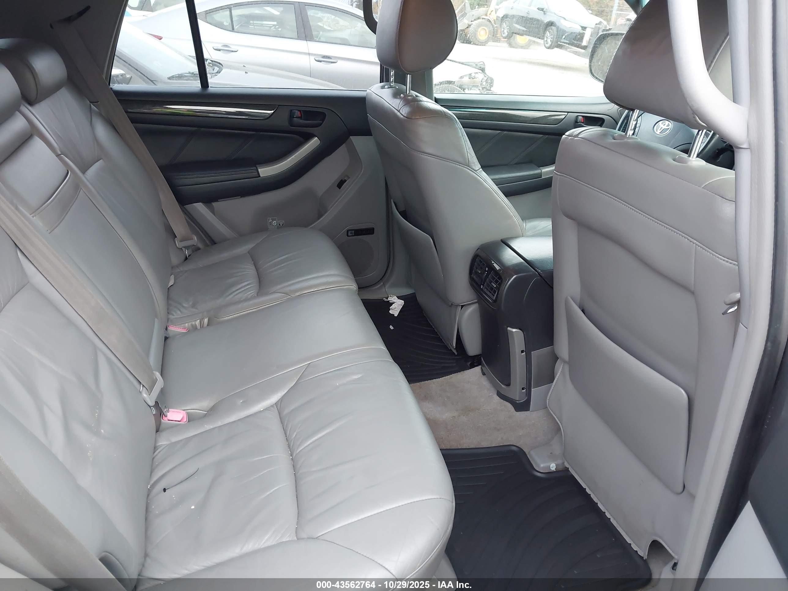 TOYOTA 4RUNNER image 8