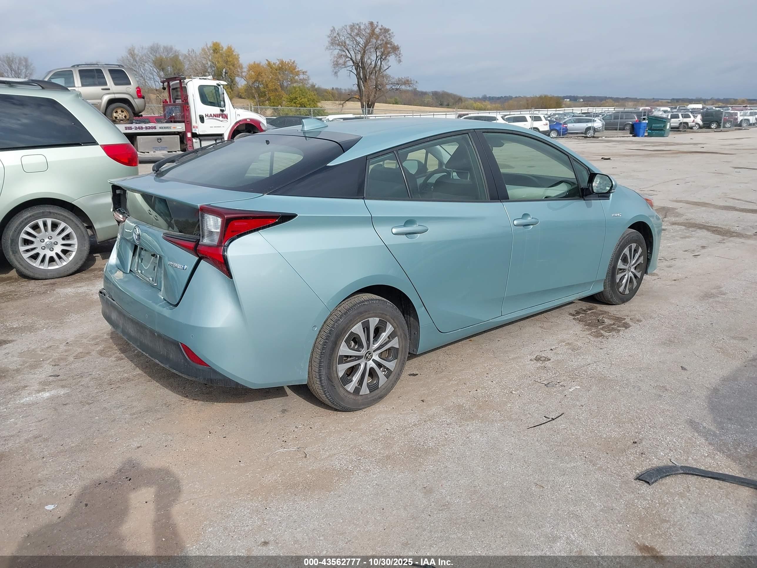 TOYOTA PRIUS image 4