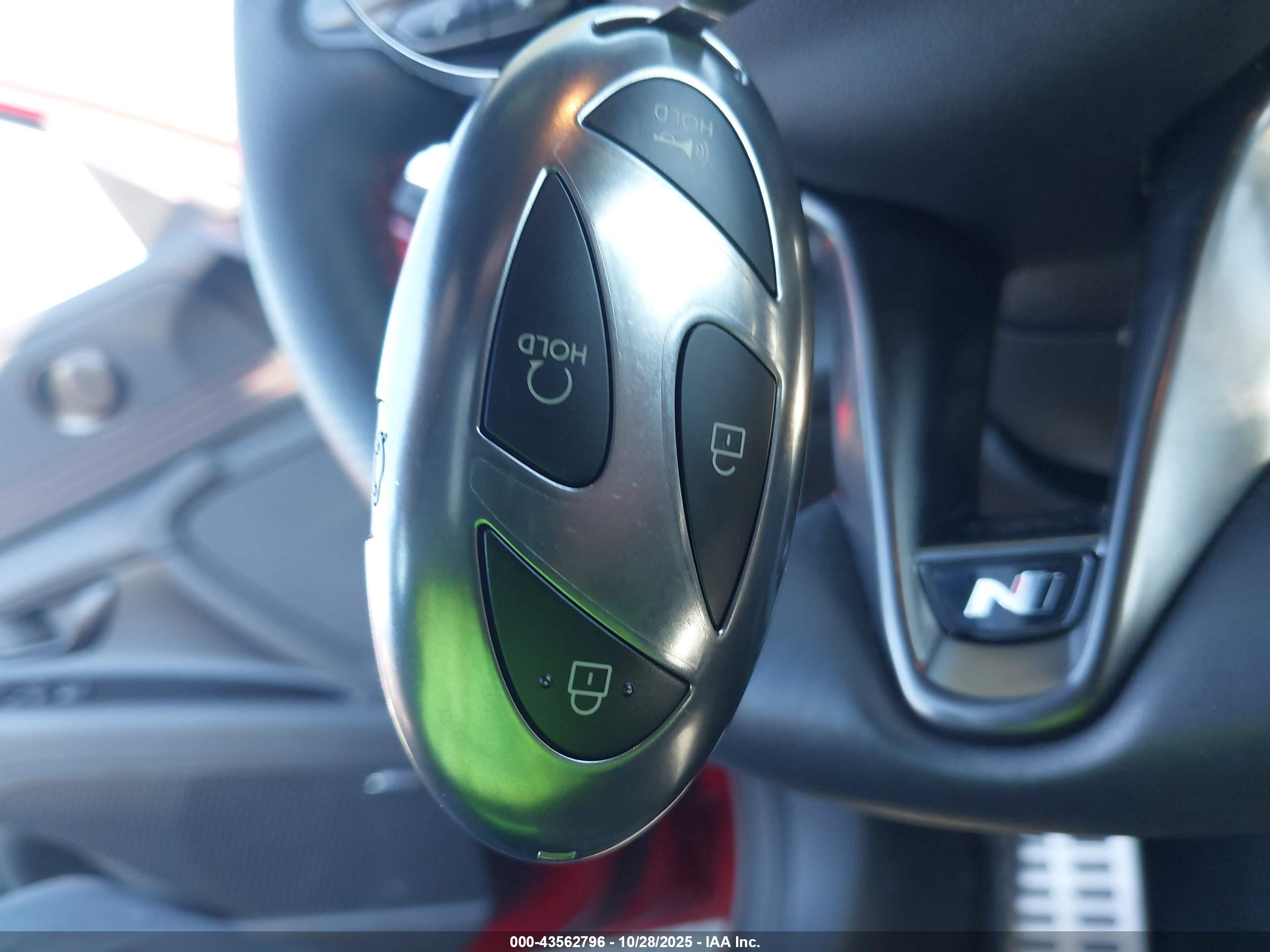 HYUNDAI ELANTRA image 11