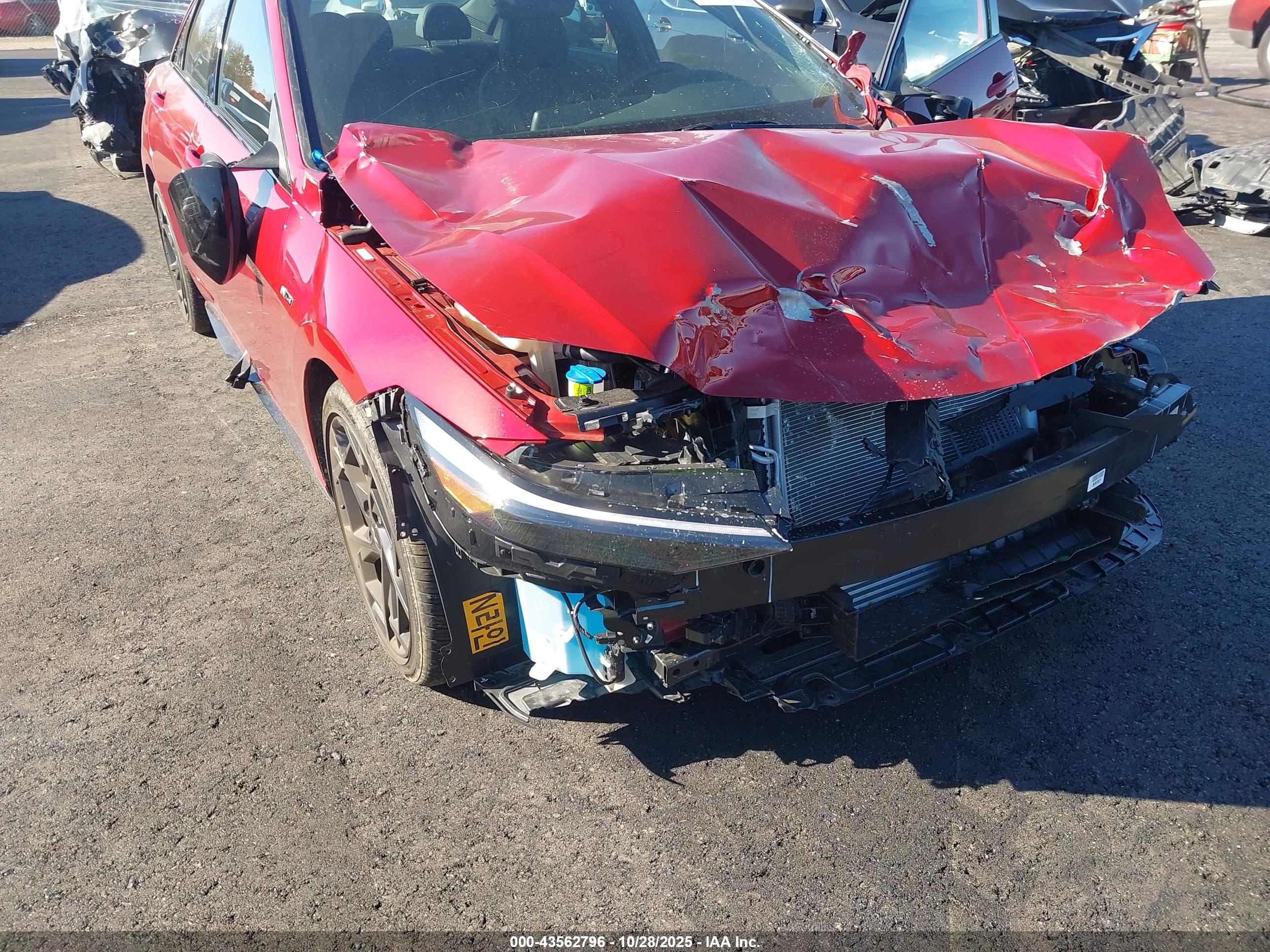 HYUNDAI ELANTRA image 6