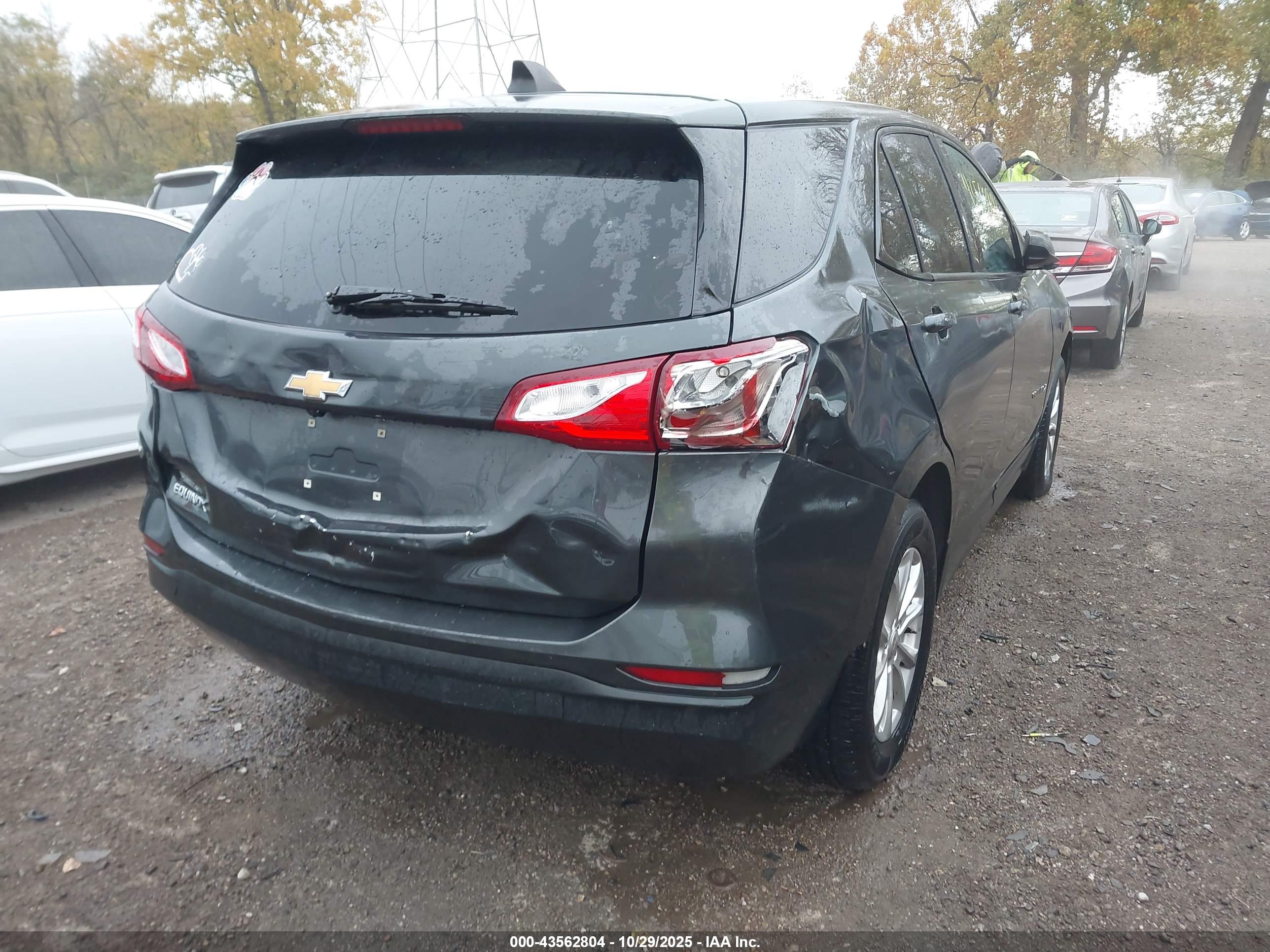 CHEVROLET EQUINOX image 4