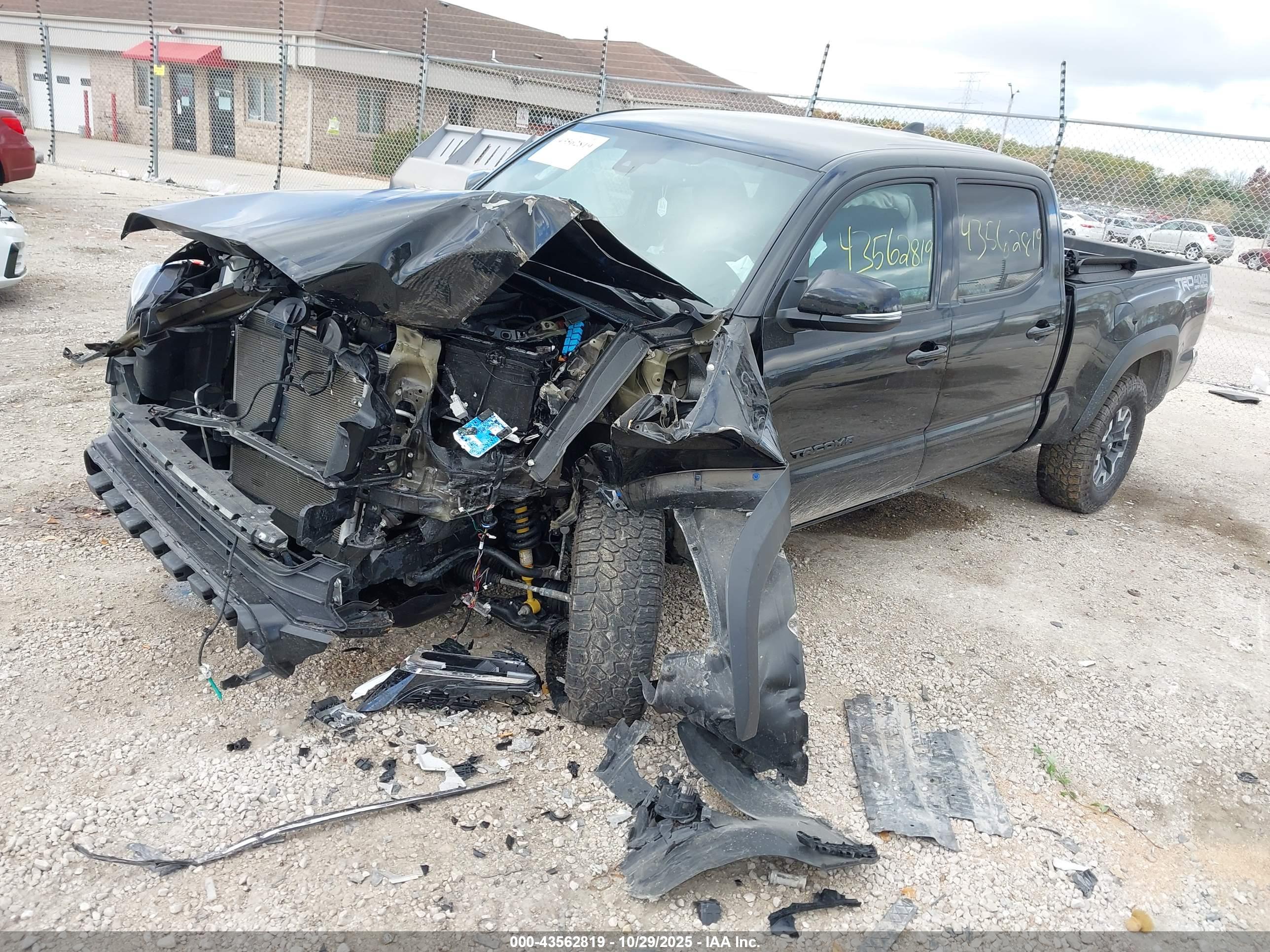 TOYOTA TACOMA image 2