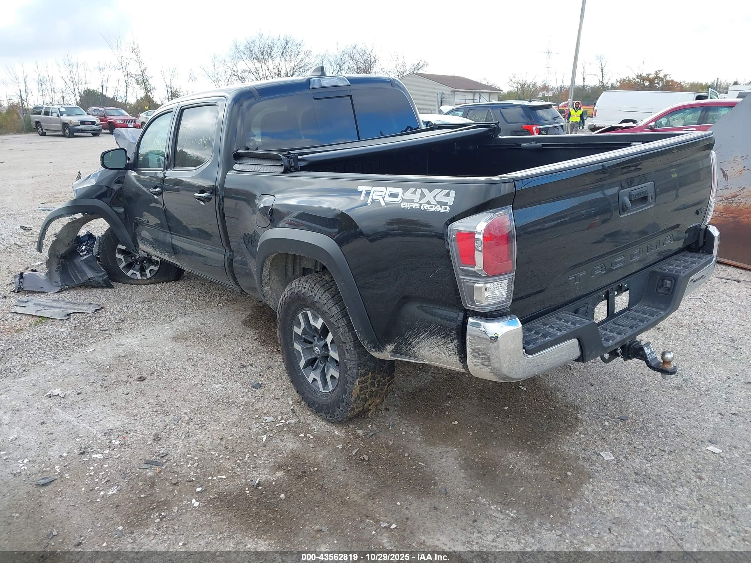 TOYOTA TACOMA image 3