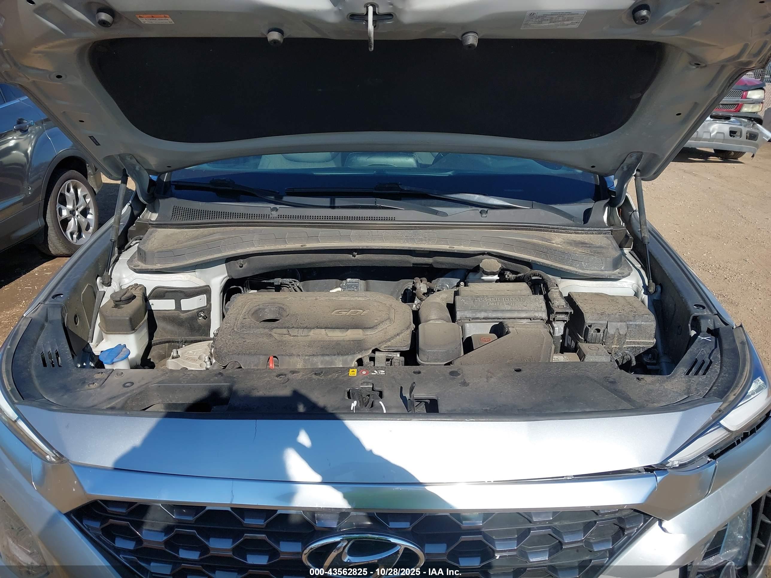 HYUNDAI SANTA image 10