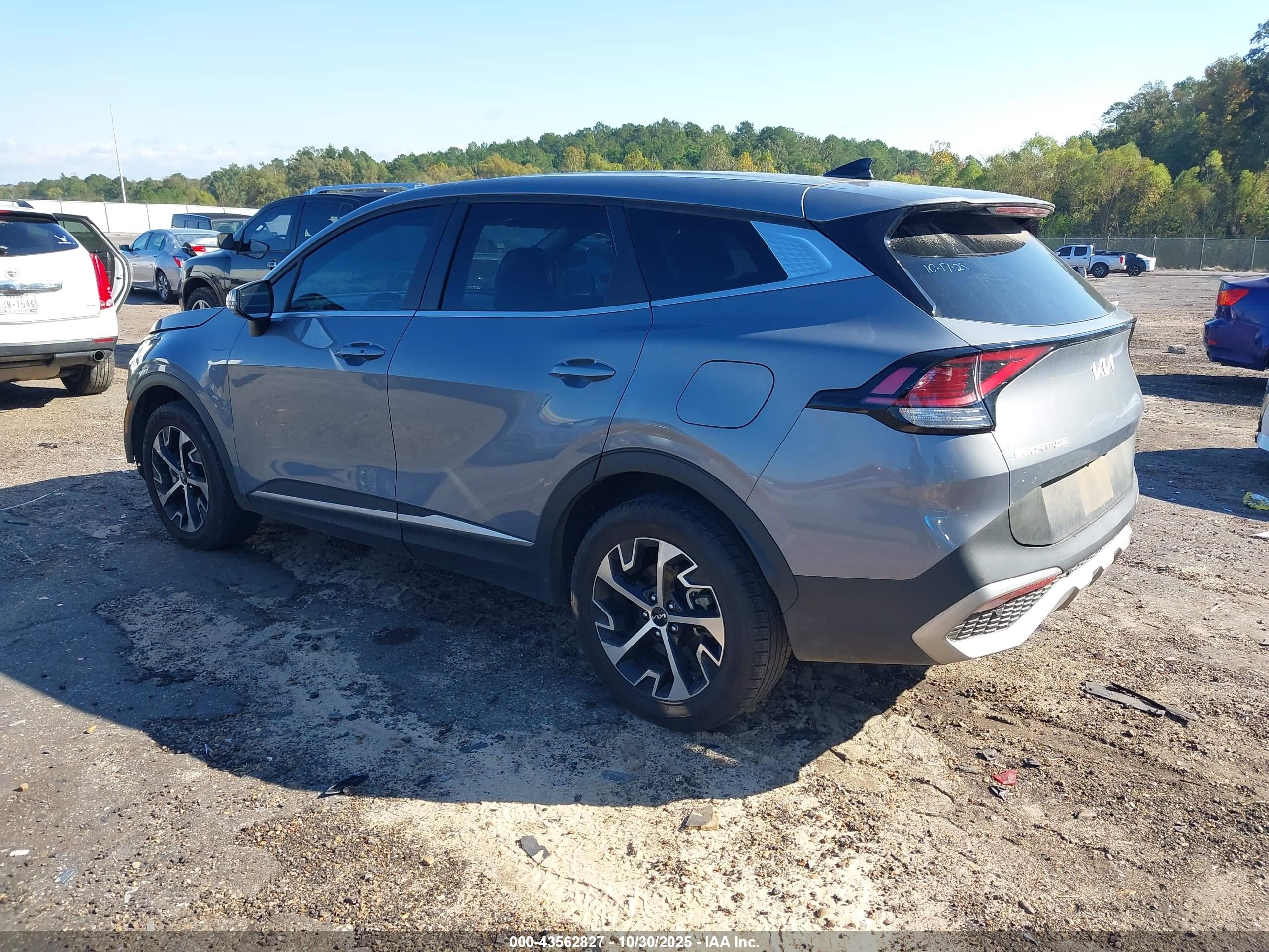 KIA SPORTAGE image 3