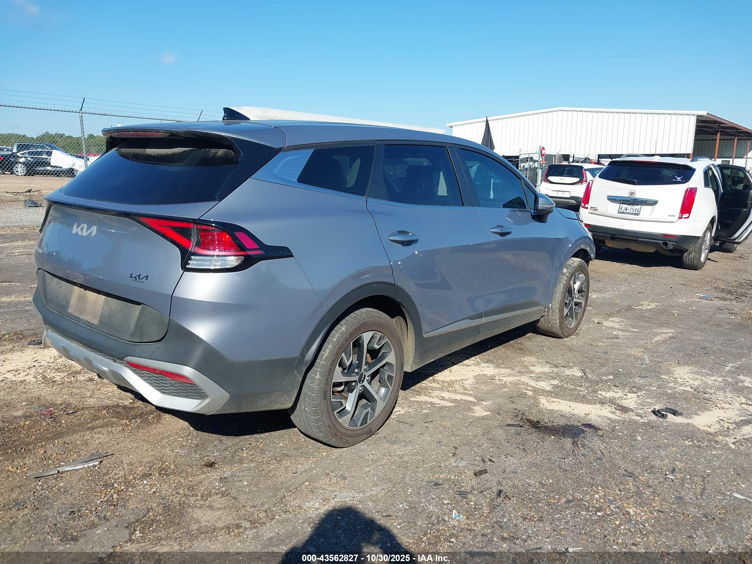 KIA SPORTAGE image 4
