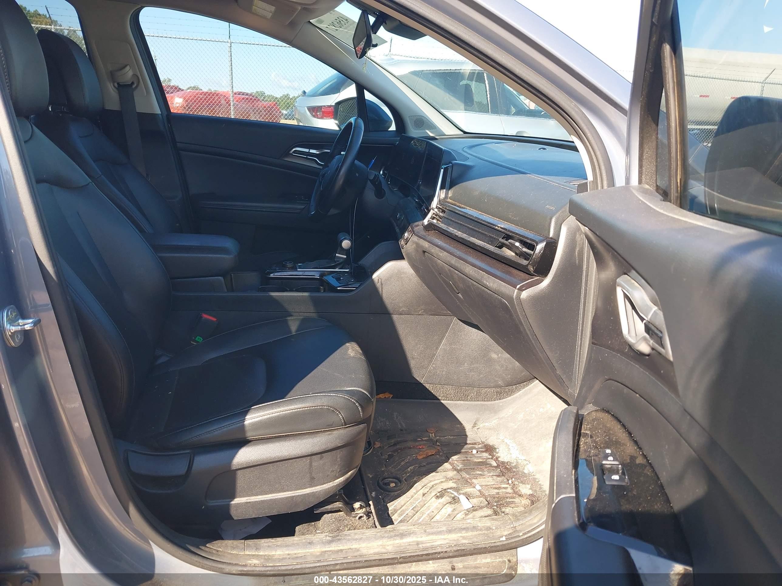 KIA SPORTAGE image 5