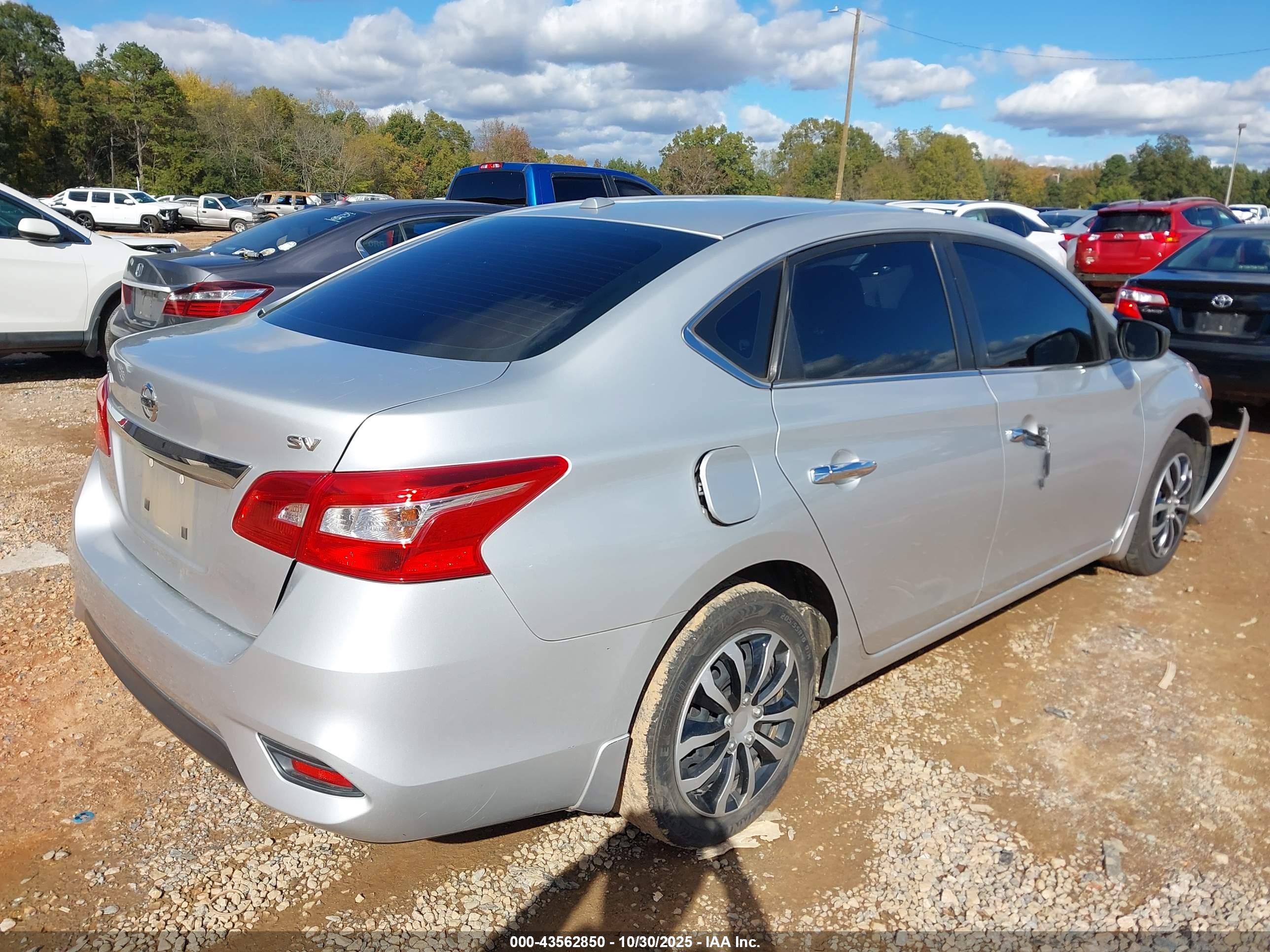 NISSAN SENTRA image 4