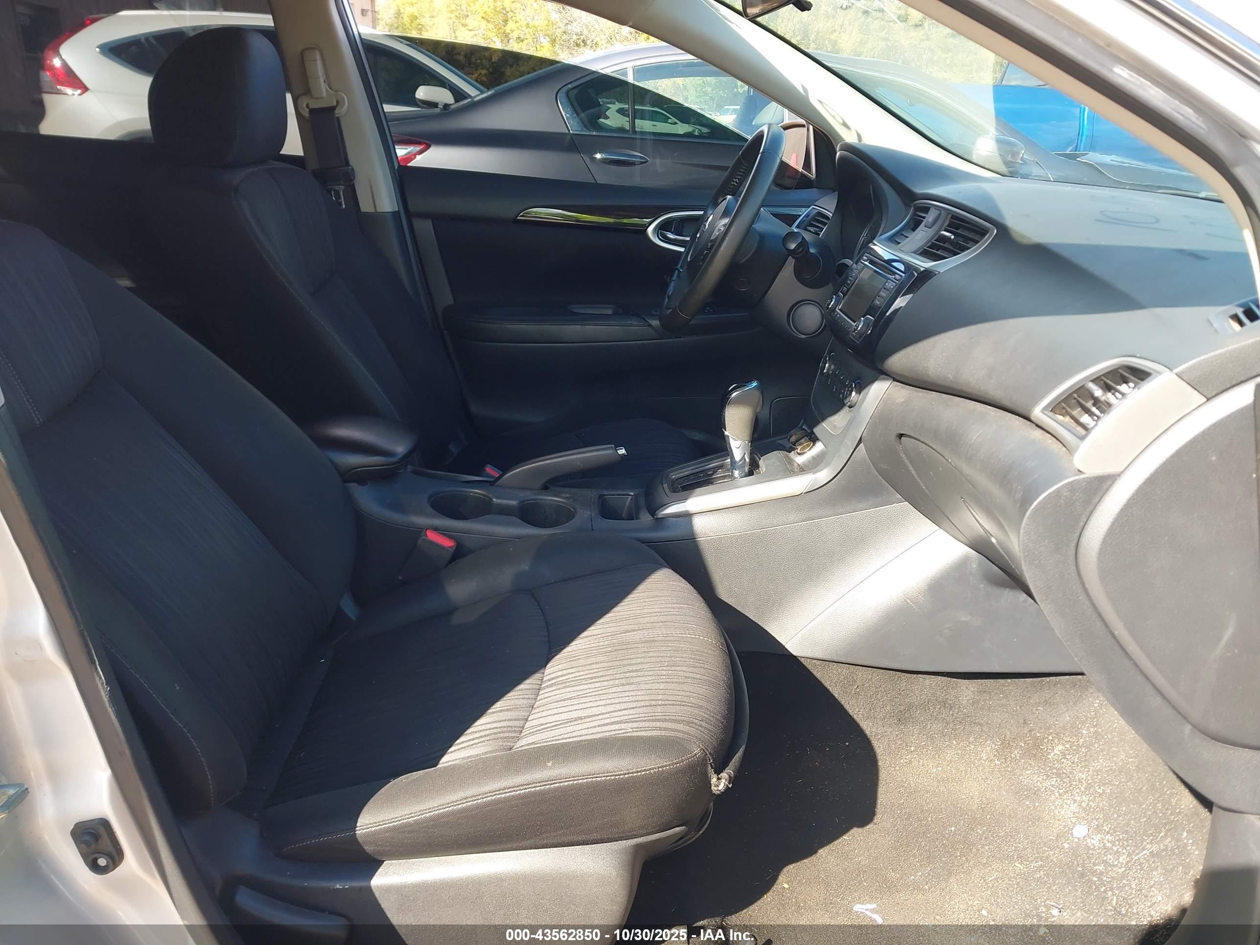 NISSAN SENTRA image 5