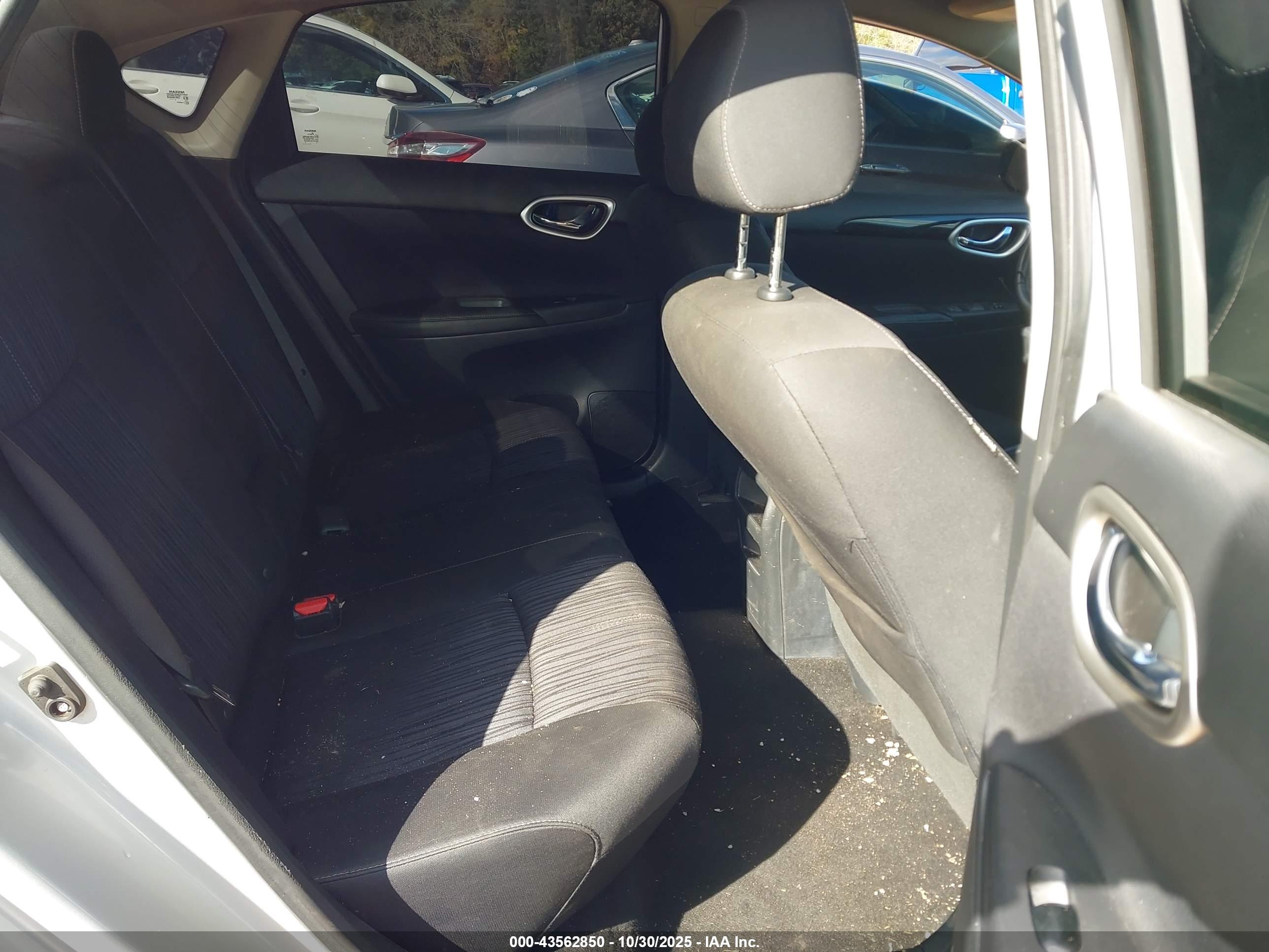 NISSAN SENTRA image 8
