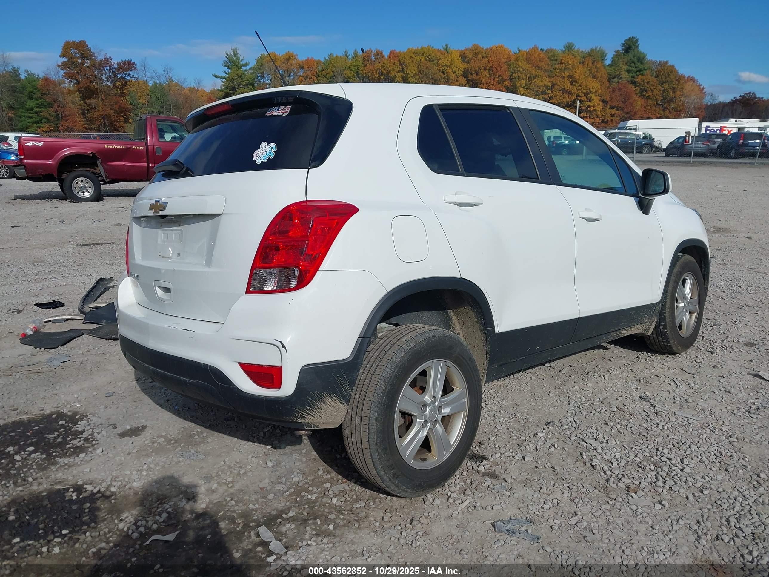 CHEVROLET TRAX image 4