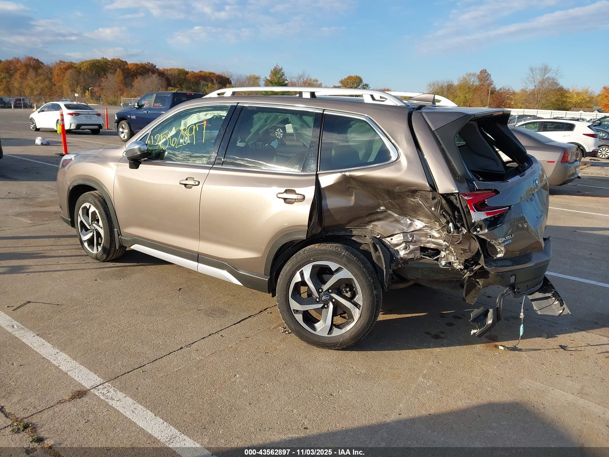 SUBARU FORESTER image 3