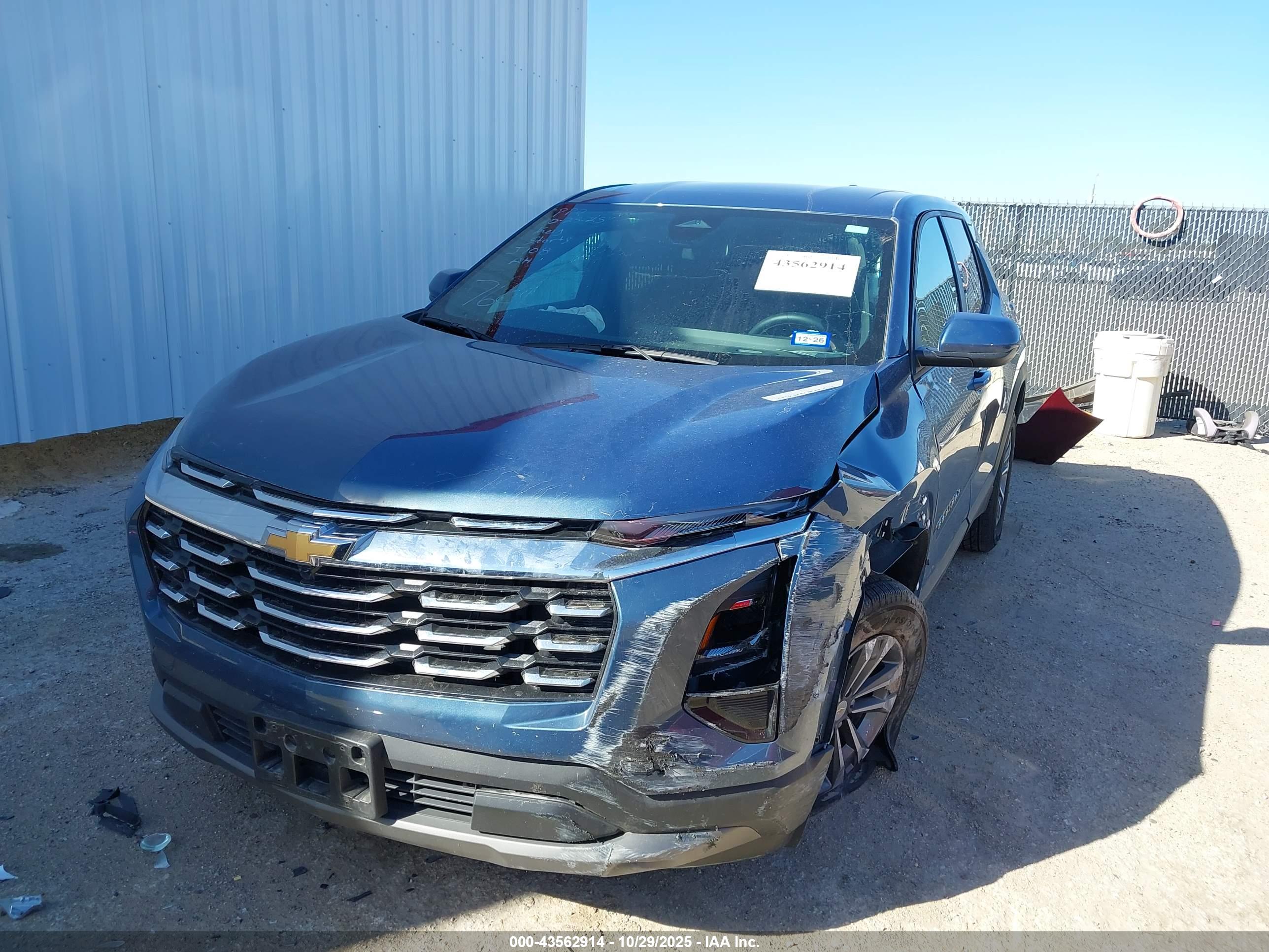 CHEVROLET EQUINOX image 2
