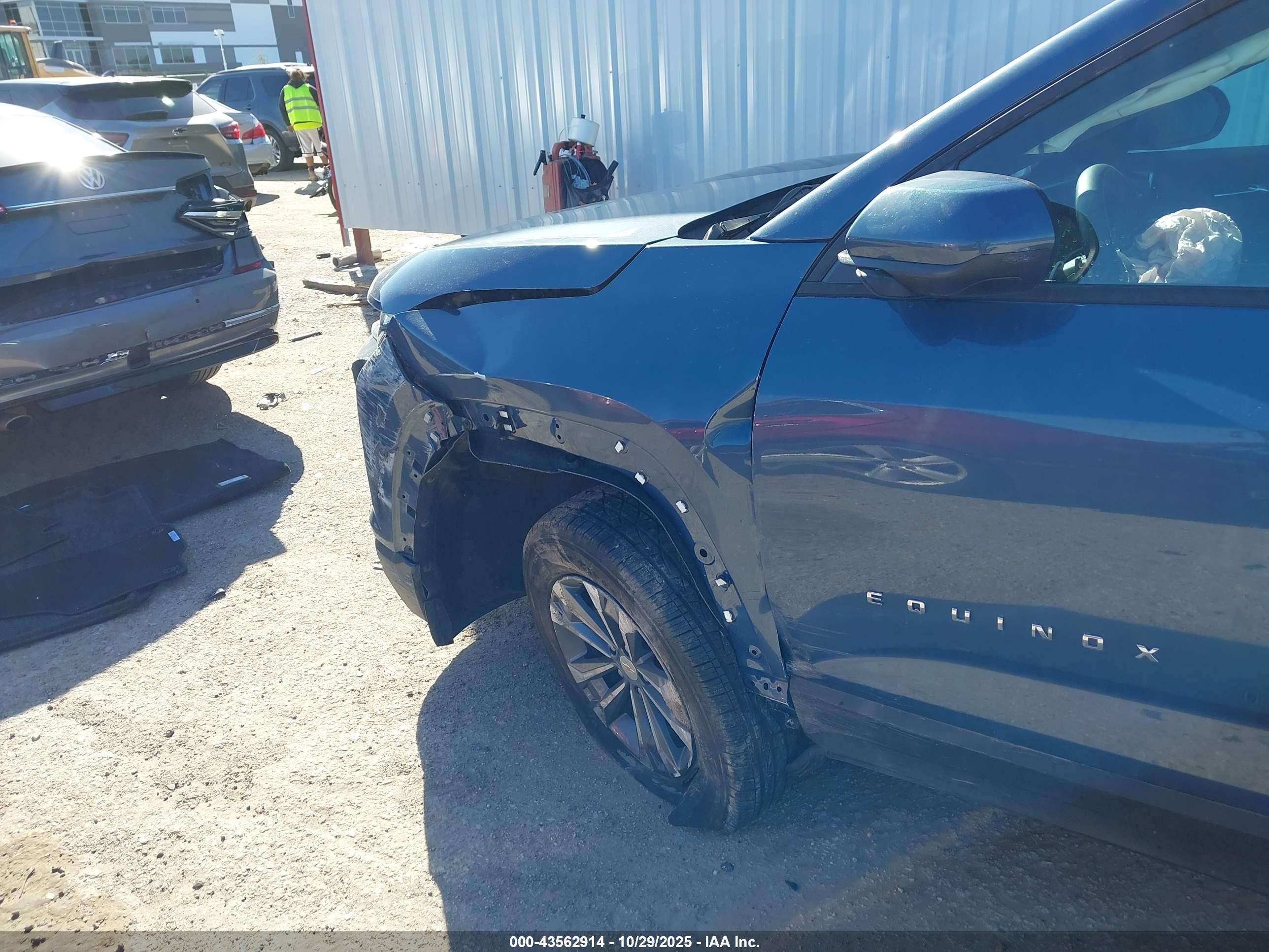 CHEVROLET EQUINOX image 6