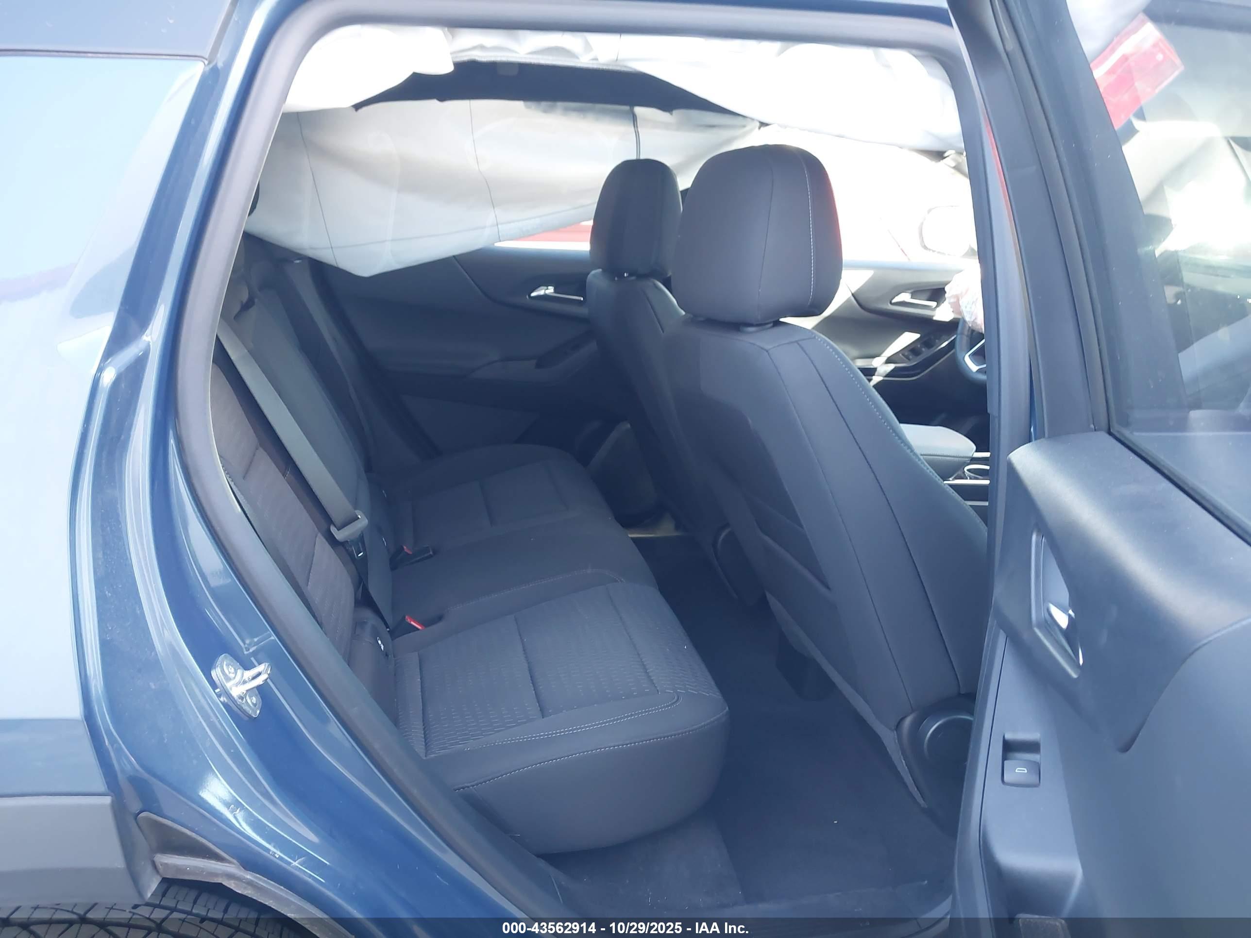 CHEVROLET EQUINOX image 8