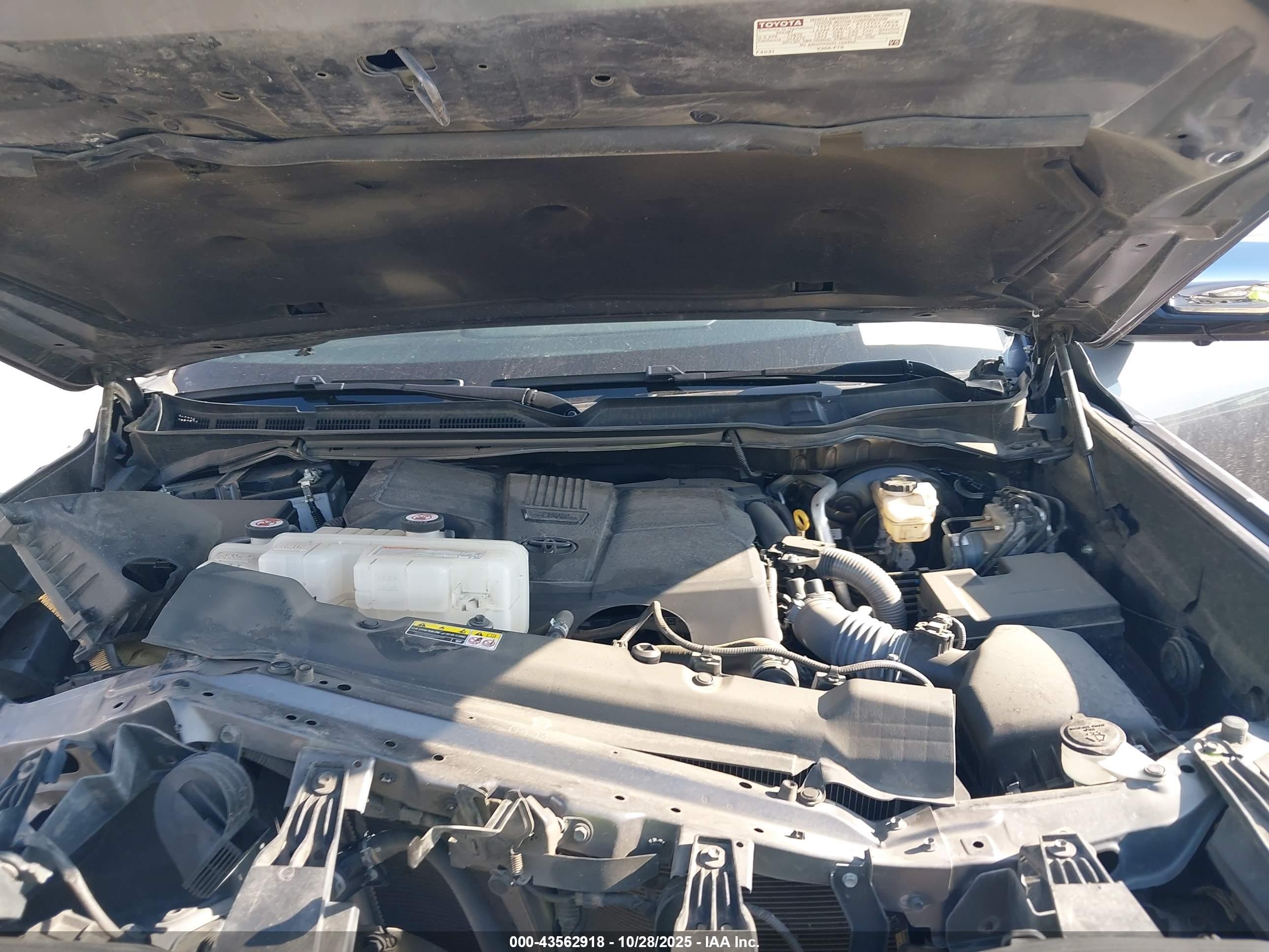 TOYOTA TUNDRA image 10