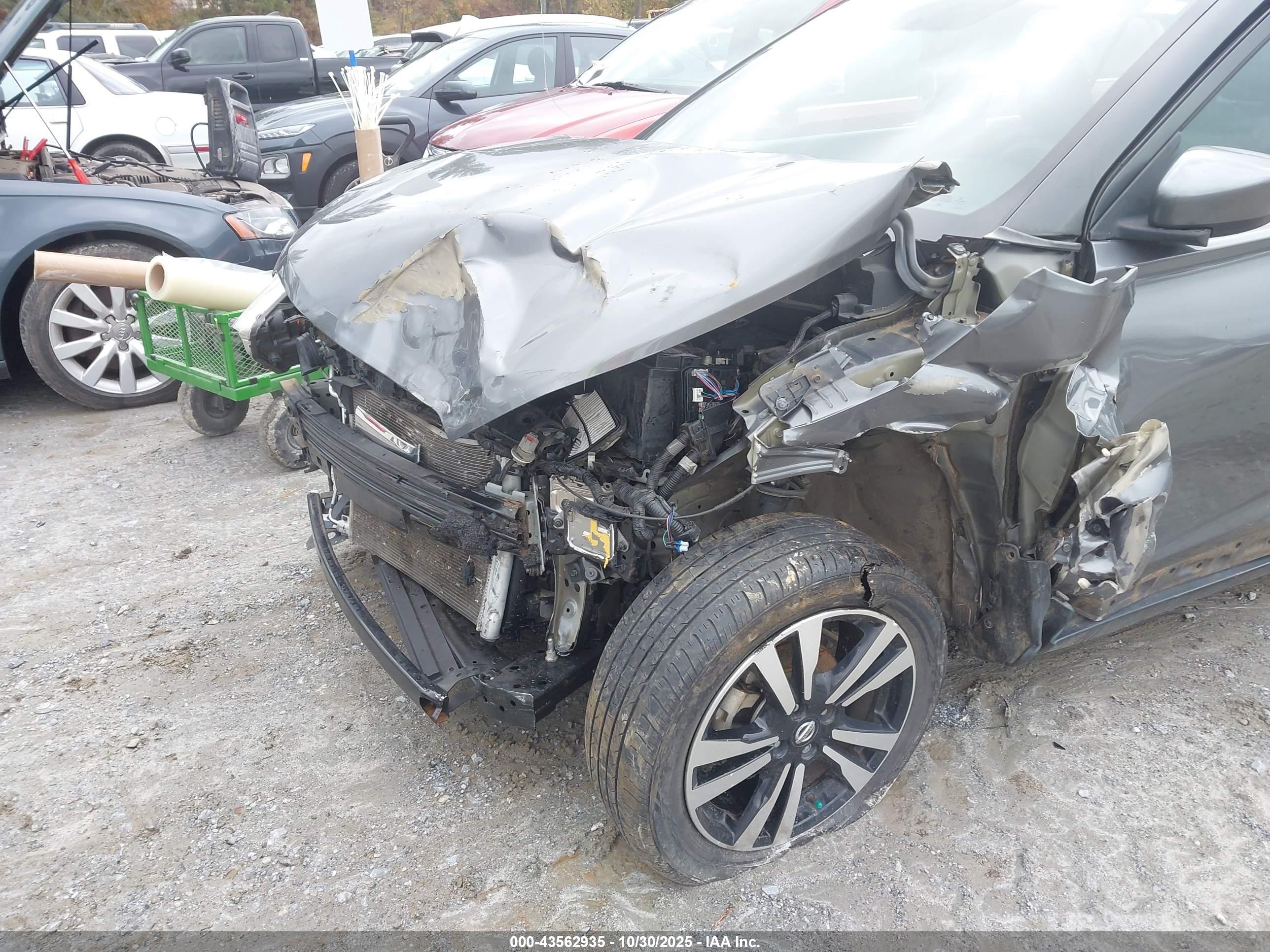 NISSAN KICKS image 6