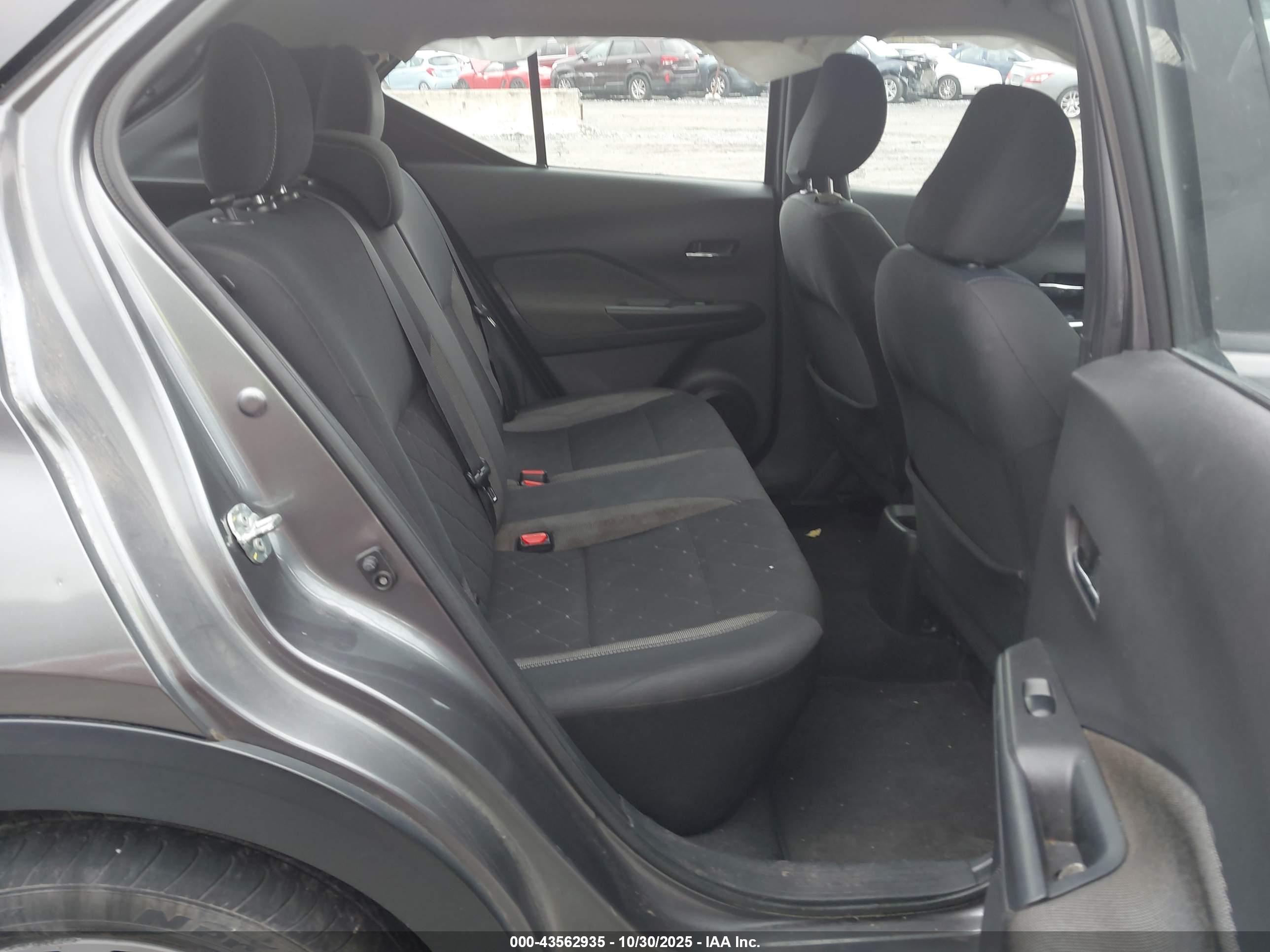 NISSAN KICKS image 8