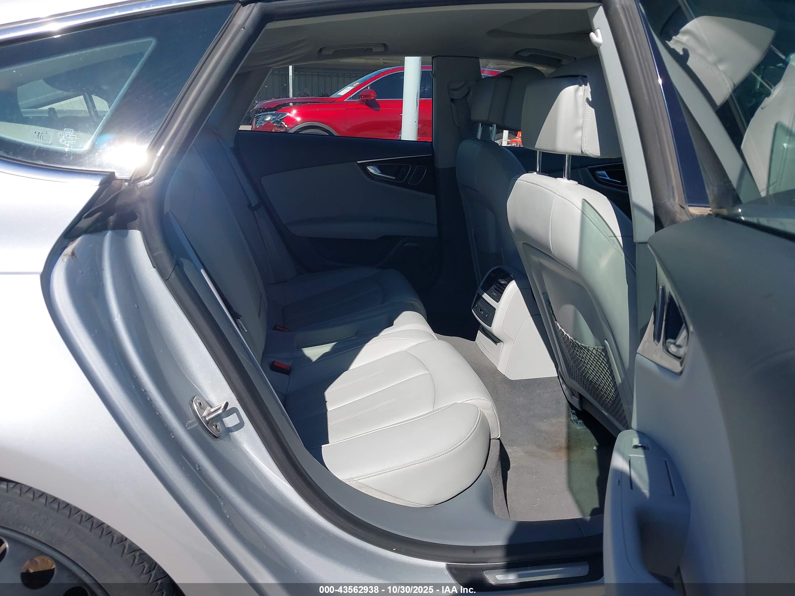 AUDI A7 image 8