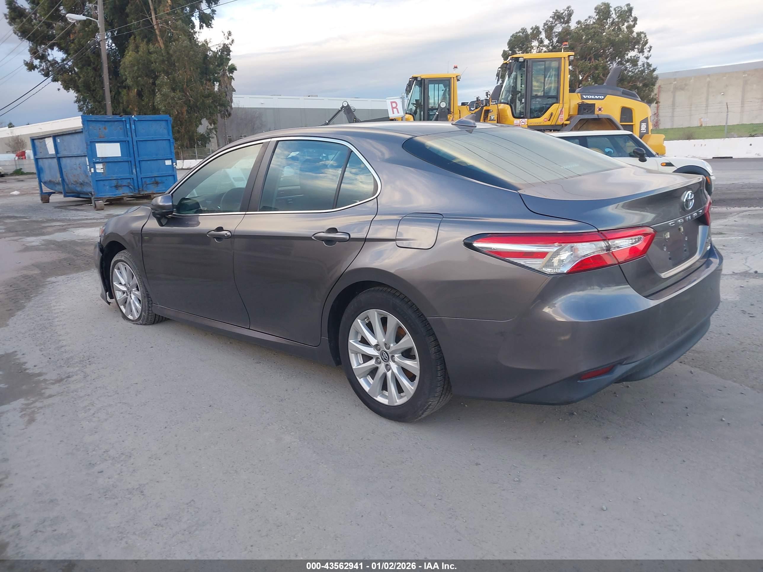 TOYOTA CAMRY image 3