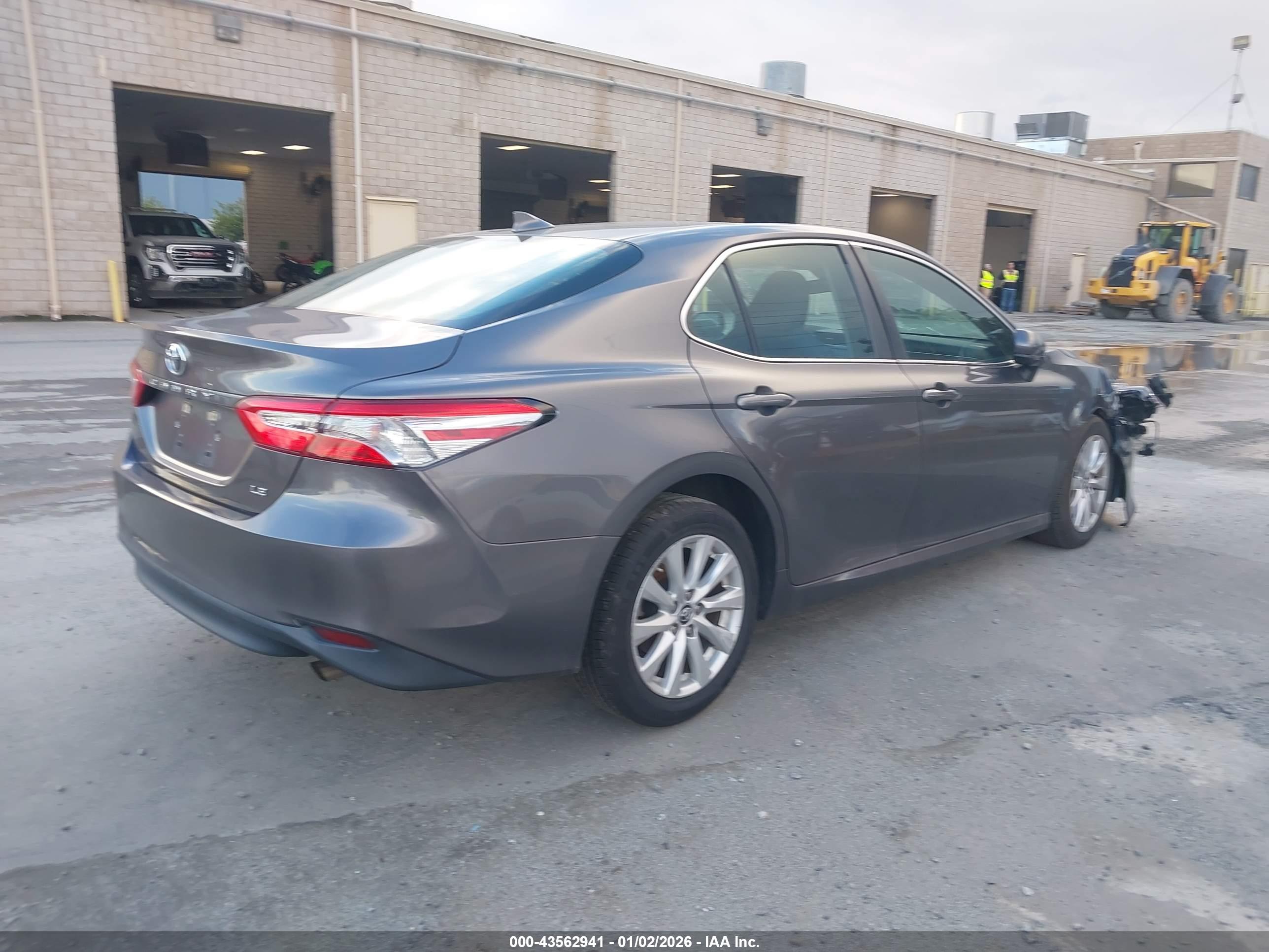 TOYOTA CAMRY image 4