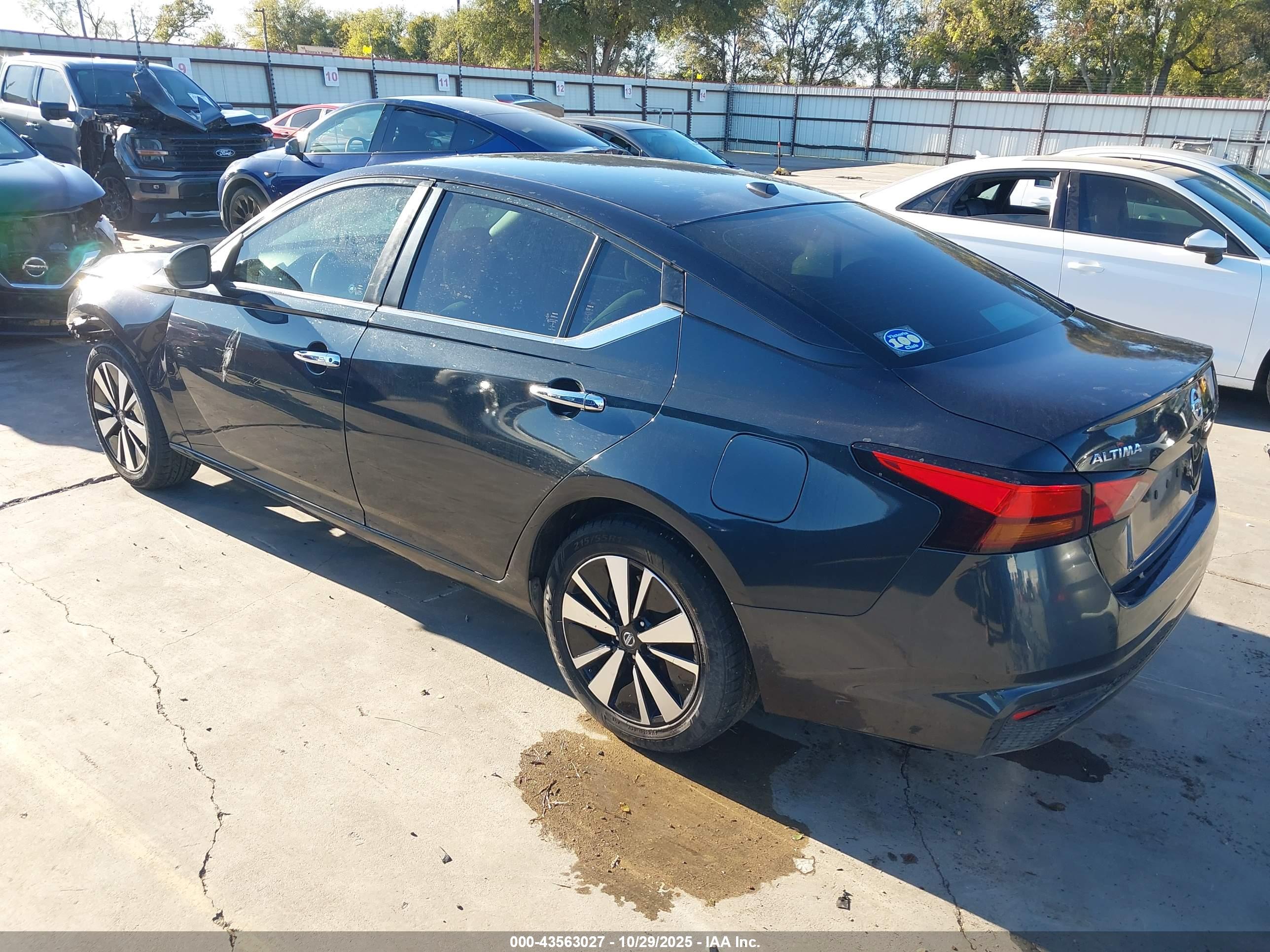 NISSAN ALTIMA image 3
