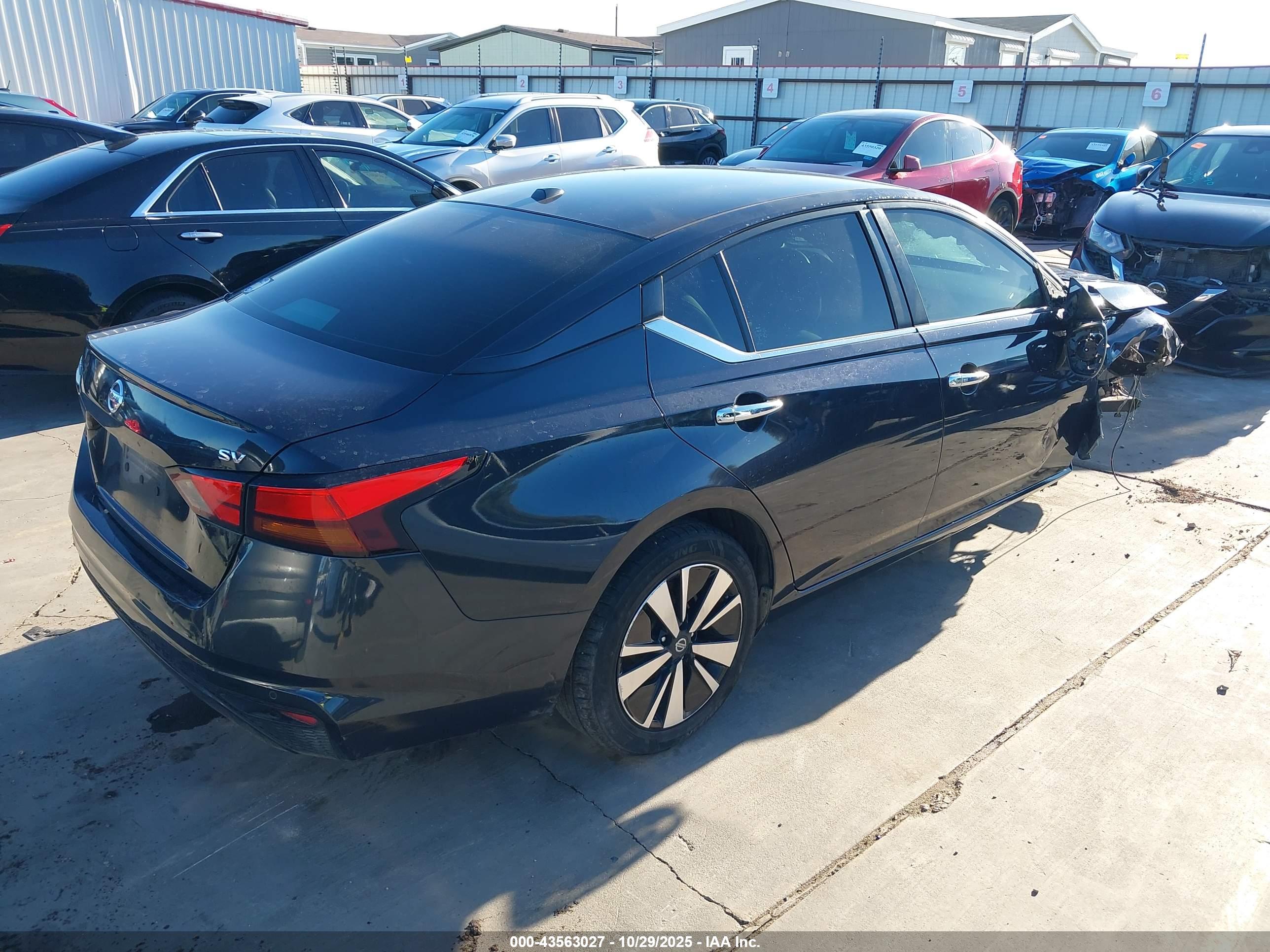 NISSAN ALTIMA image 4