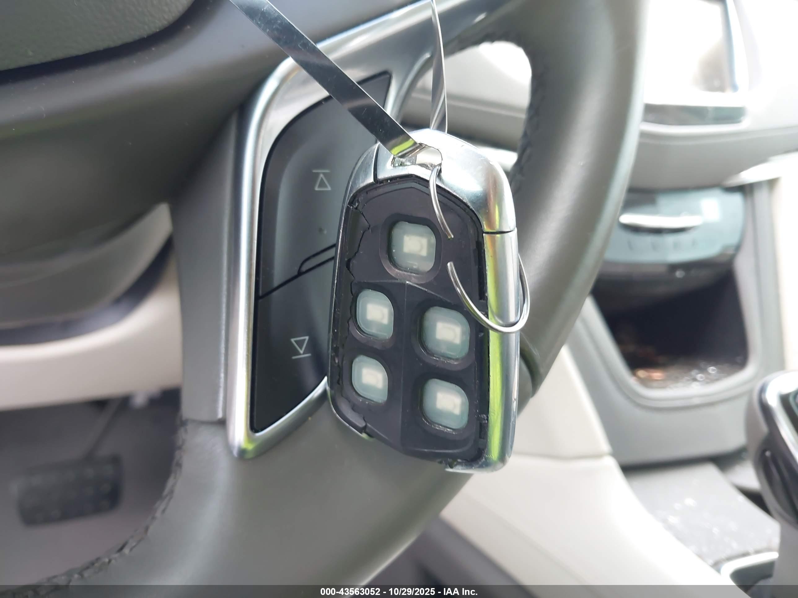 CADILLAC XT5 image 11