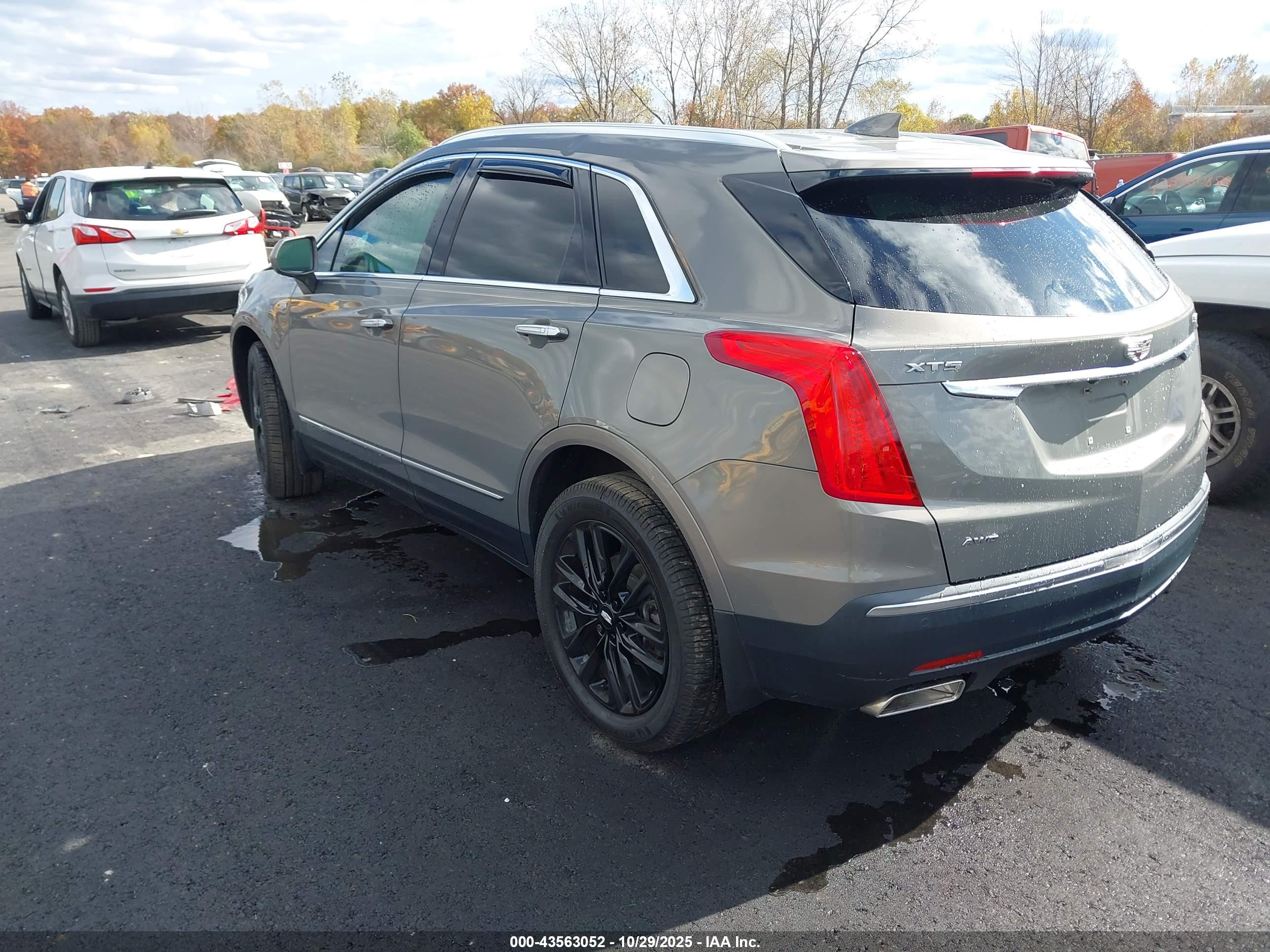 CADILLAC XT5 image 3