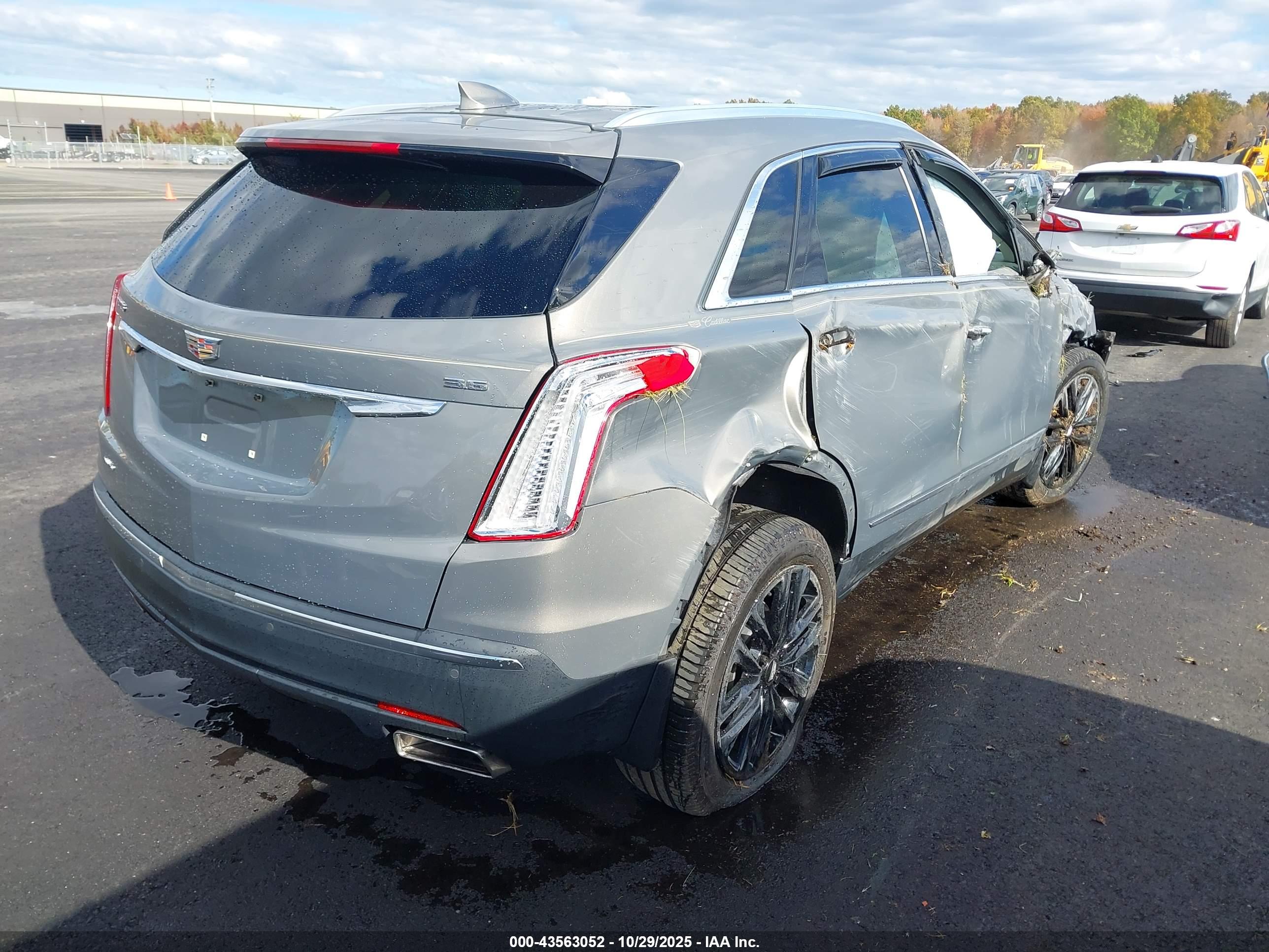 CADILLAC XT5 image 4