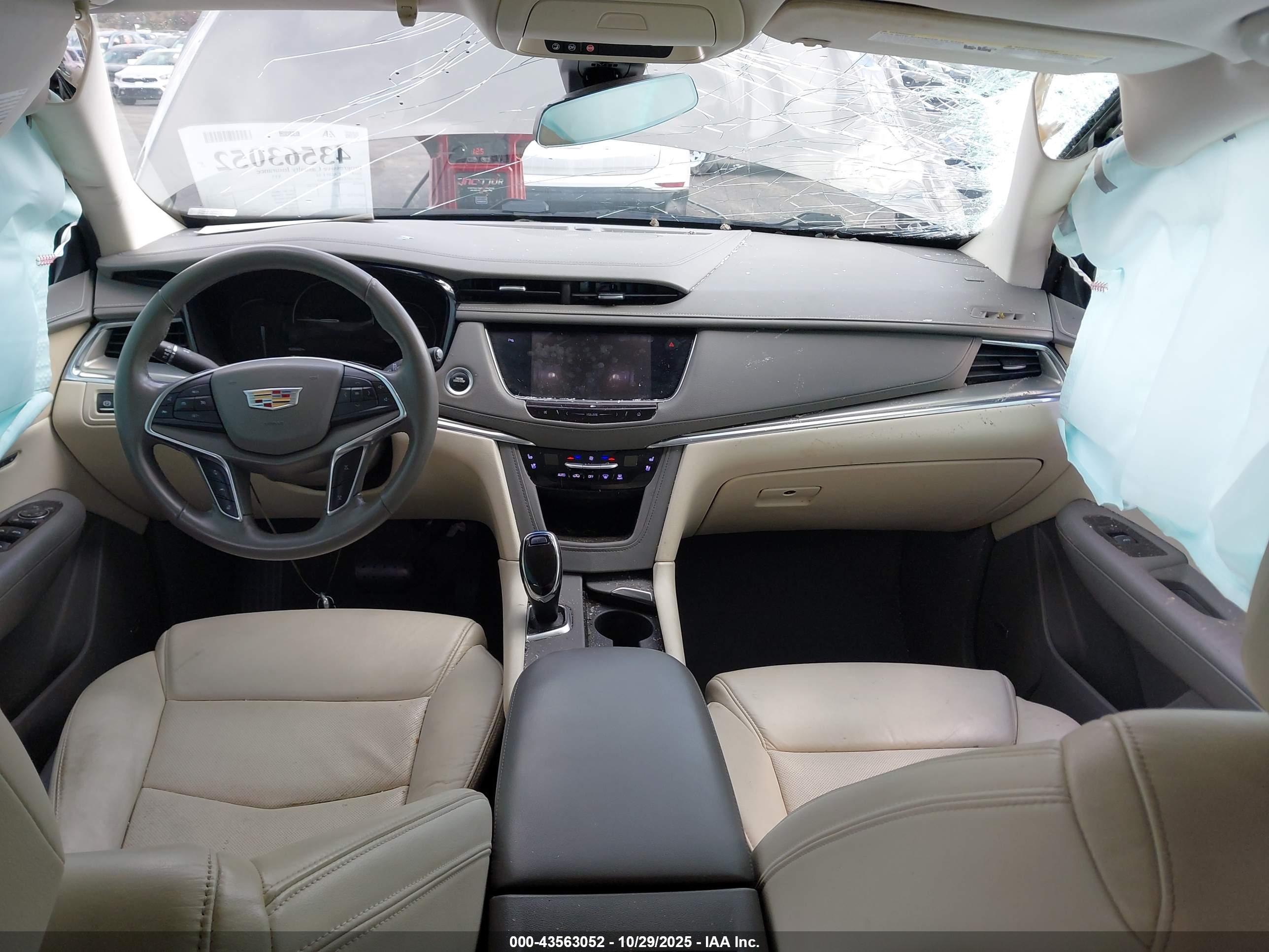 CADILLAC XT5 image 5