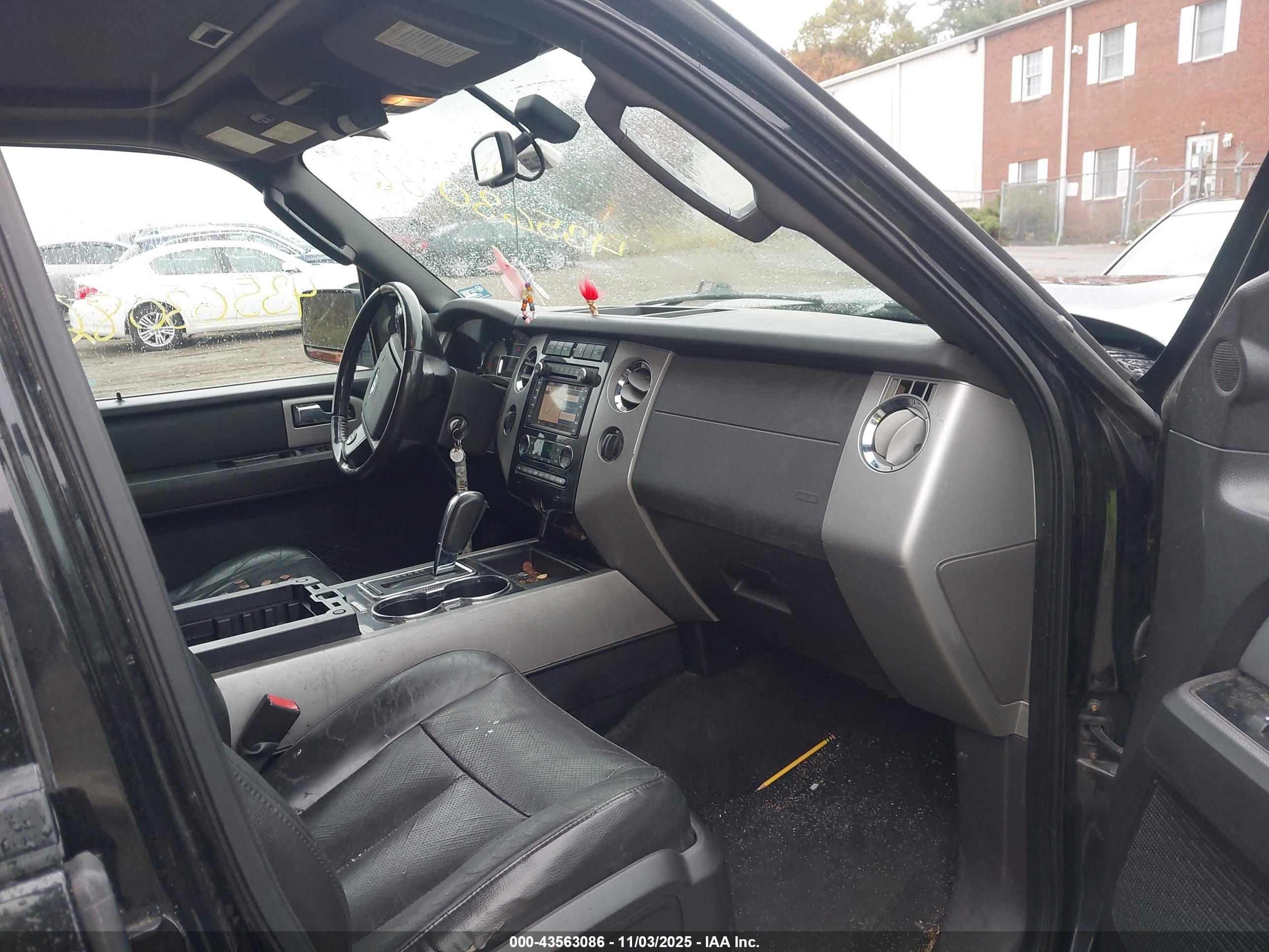 FORD EXPEDITION image 5