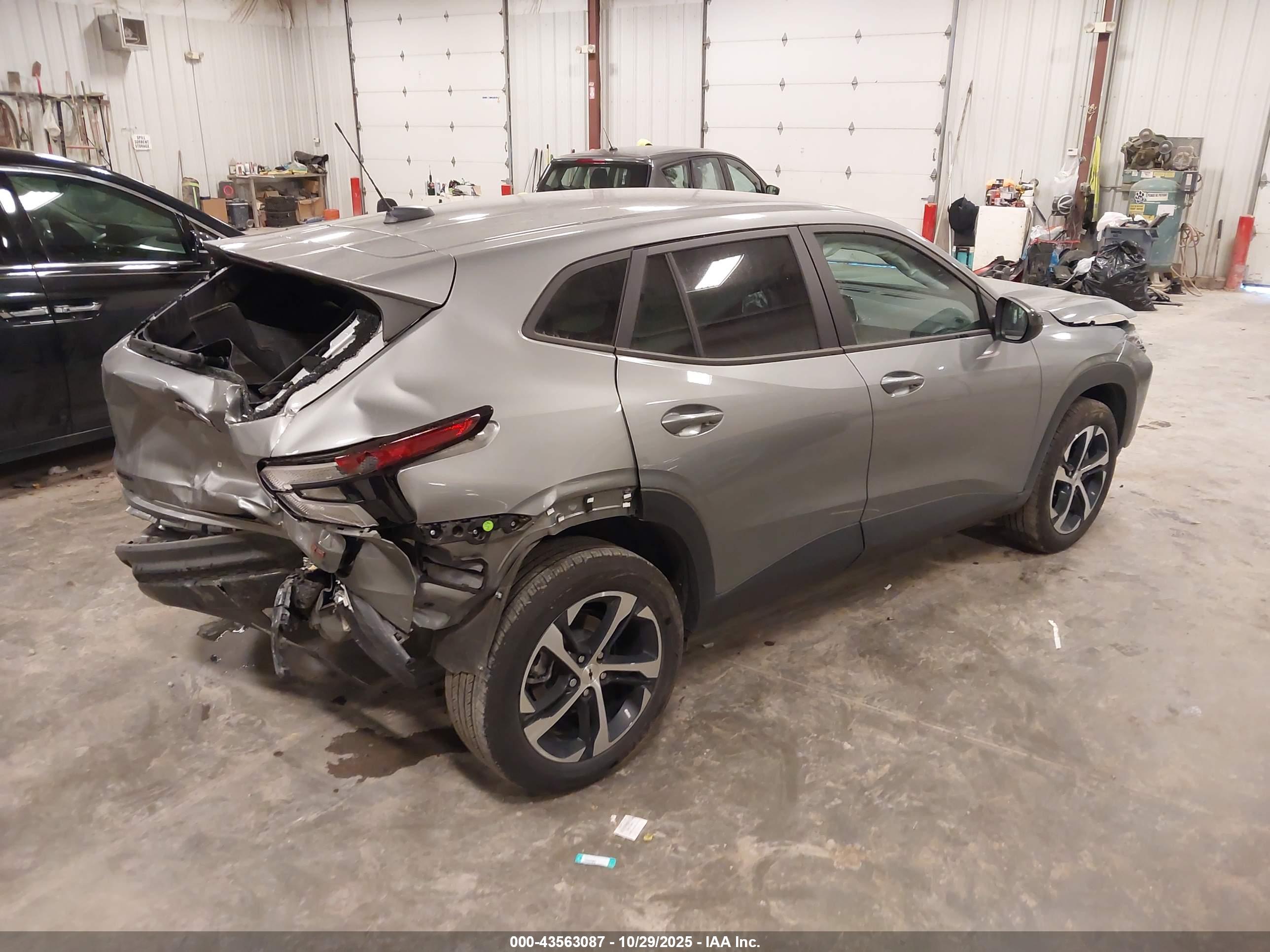 CHEVROLET TRAX image 4