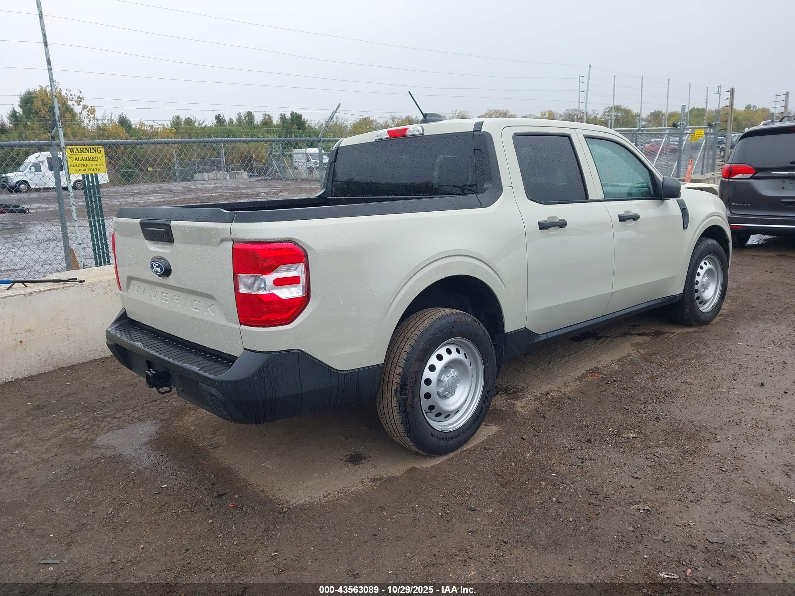 FORD MAVERICK image 4