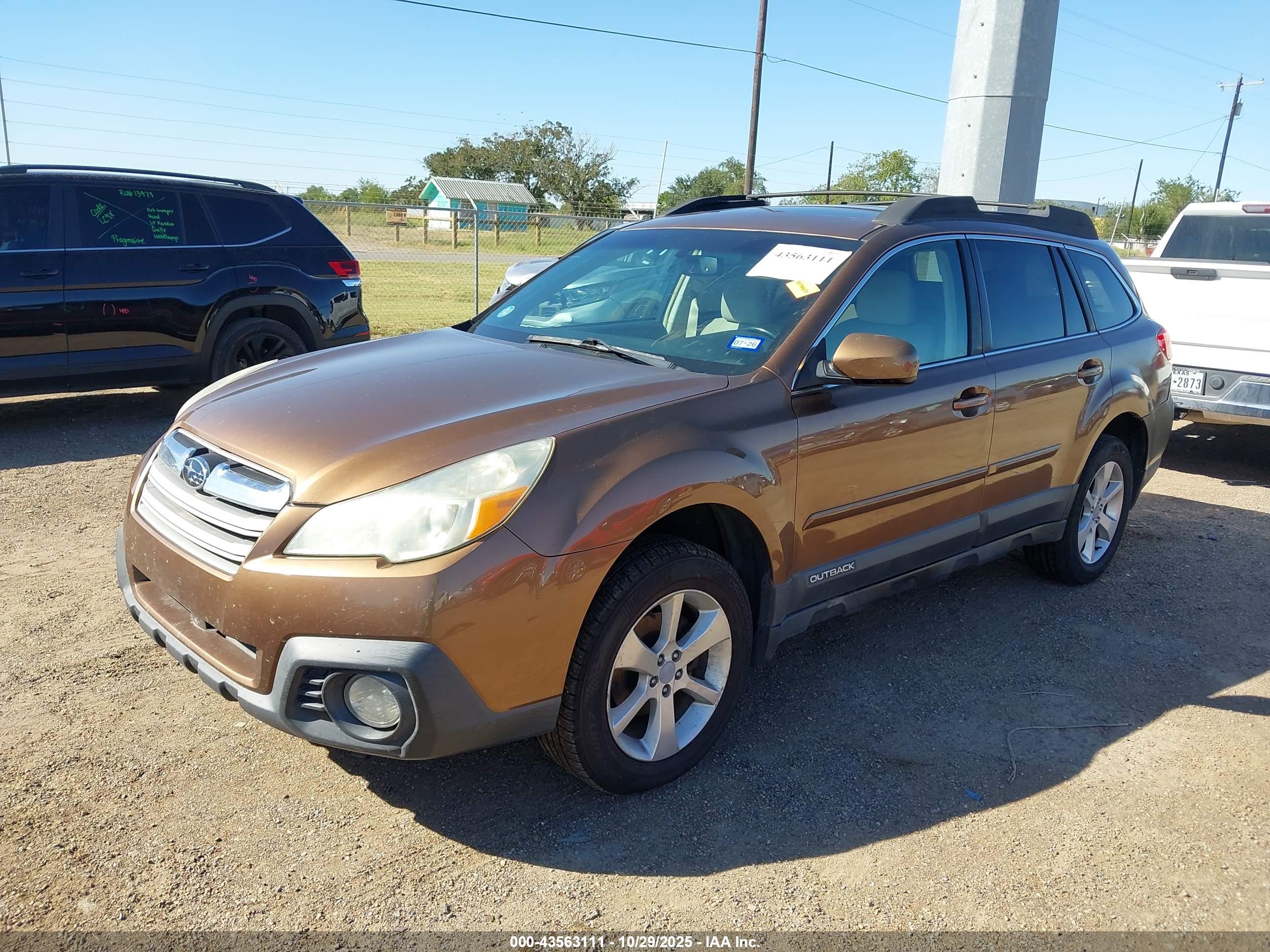 SUBARU OUTBACK image 2