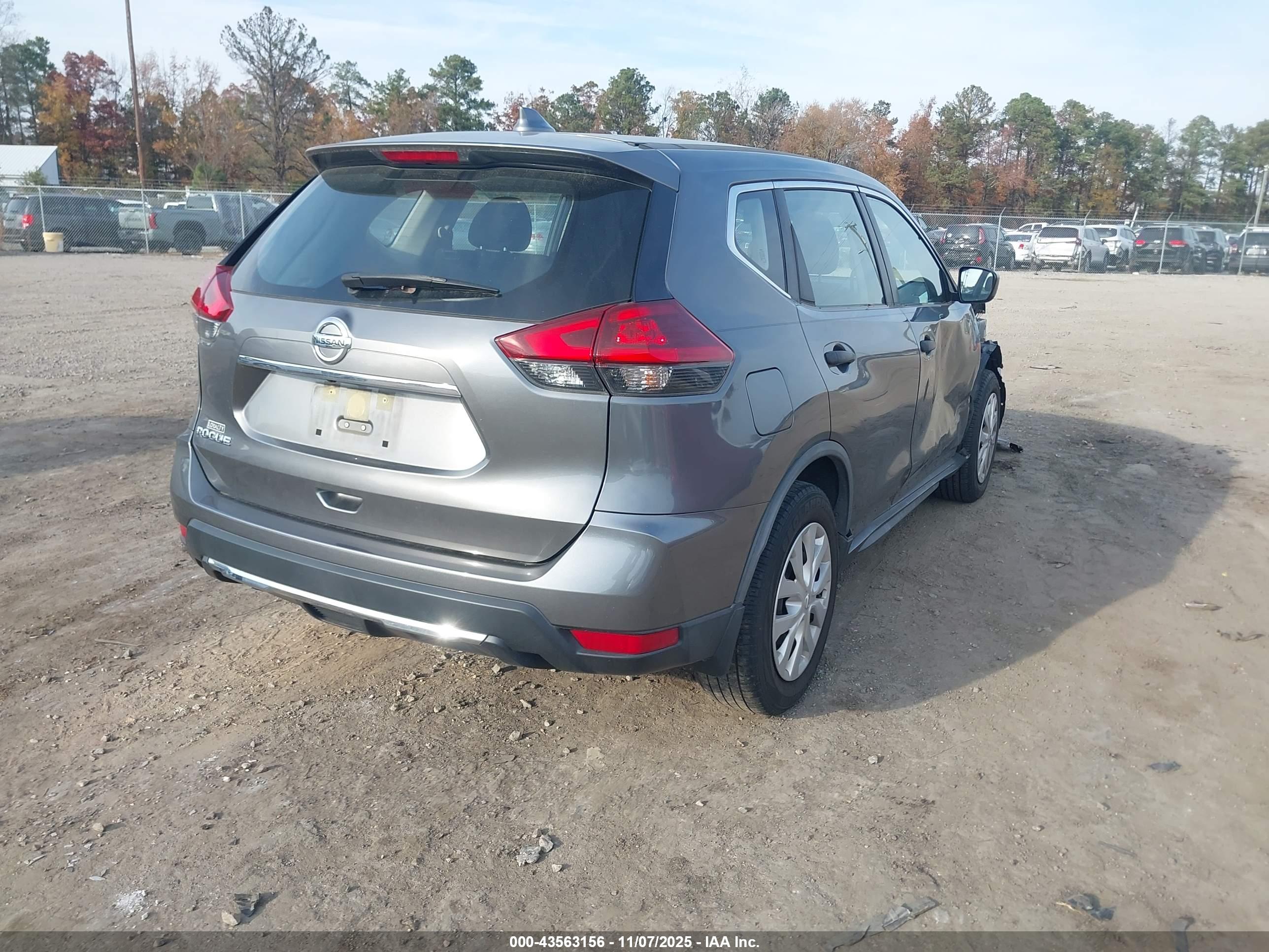 NISSAN ROGUE image 4