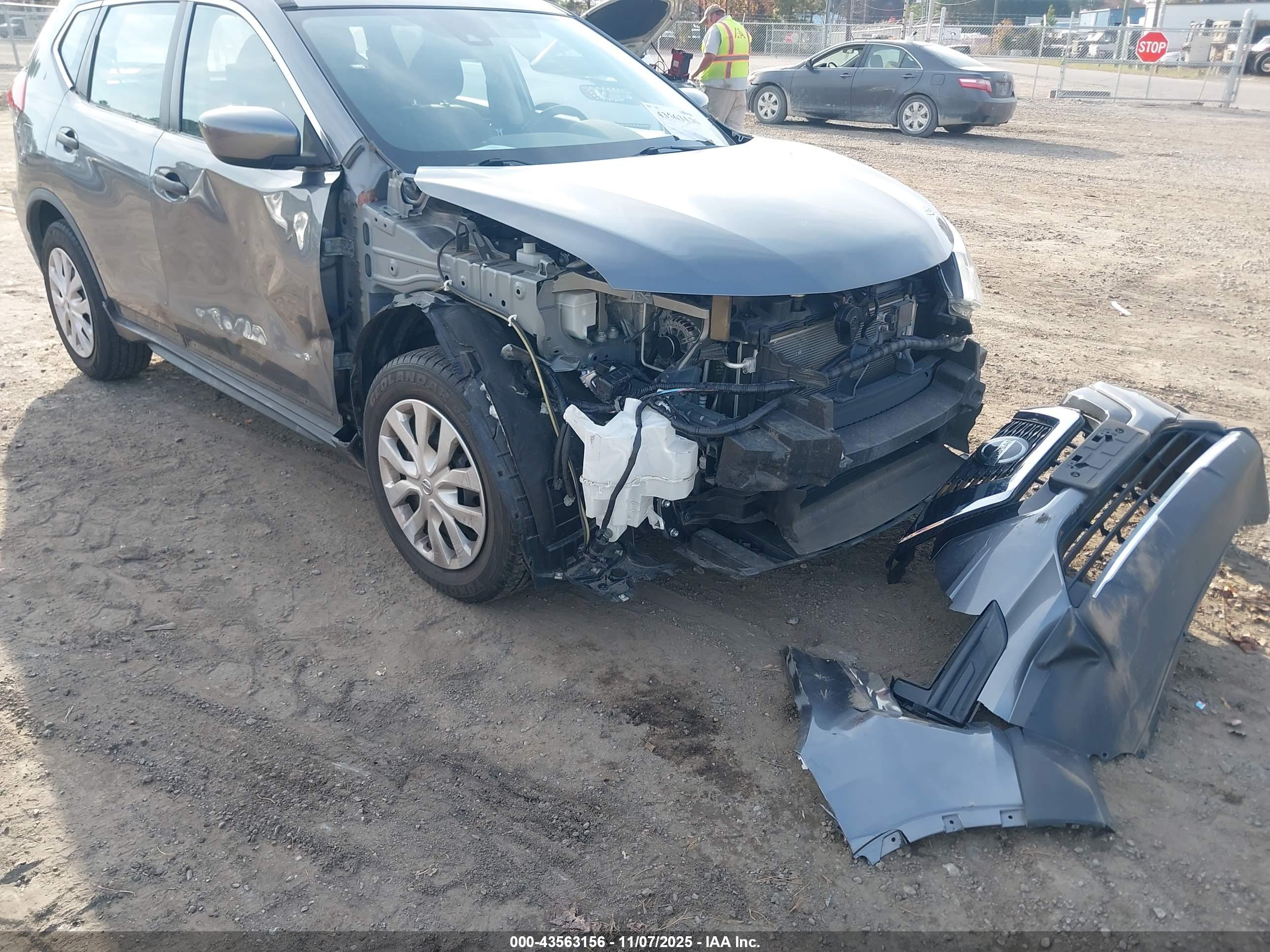 NISSAN ROGUE image 6