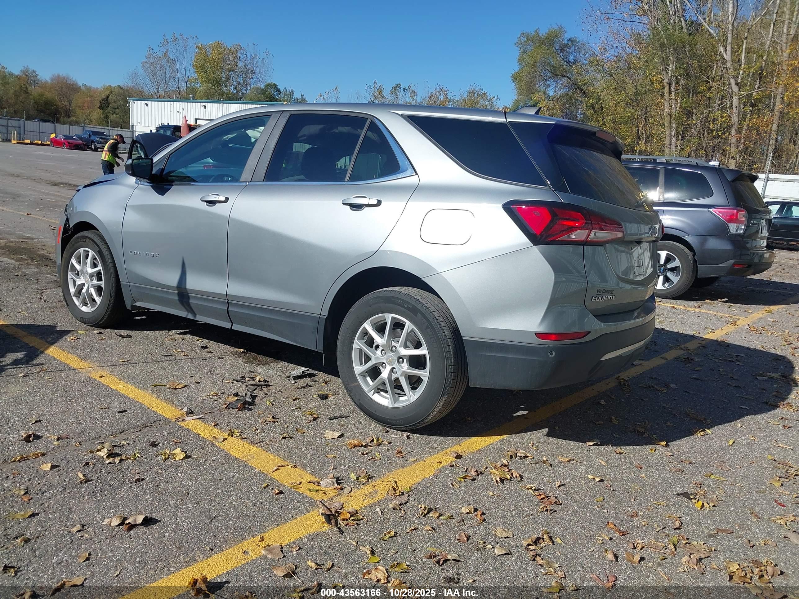 CHEVROLET EQUINOX image 3