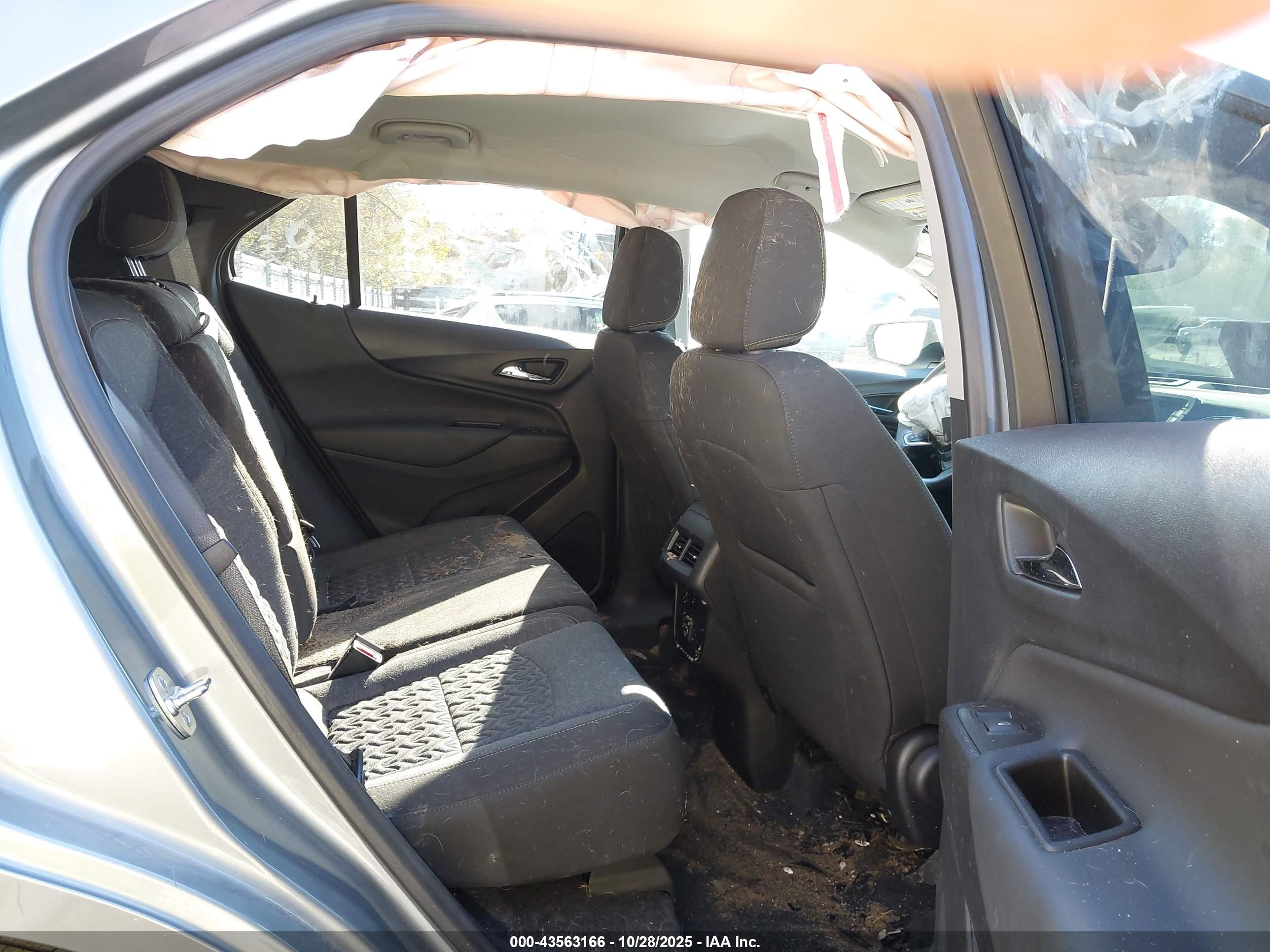 CHEVROLET EQUINOX image 8