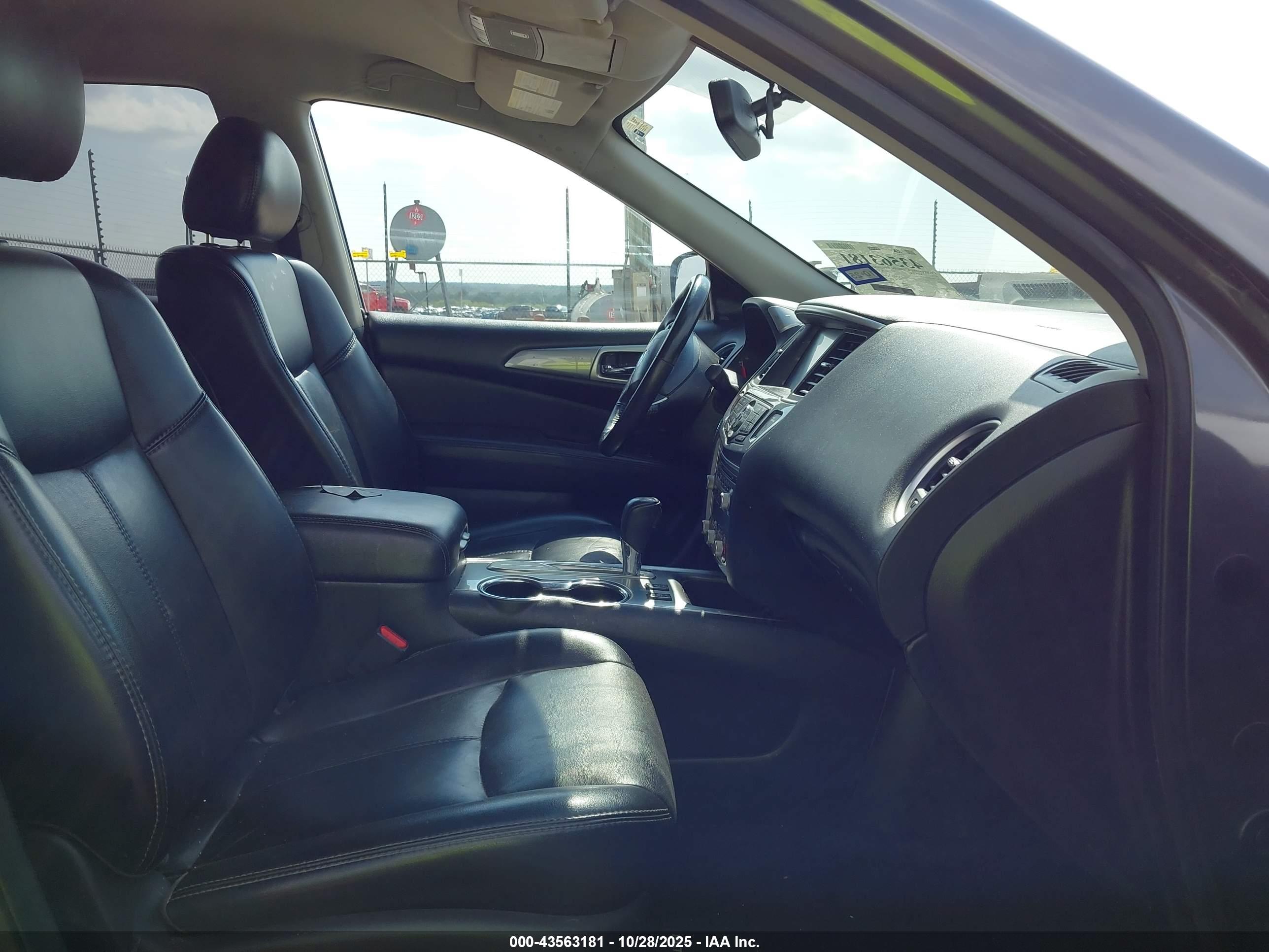 NISSAN PATHFINDER image 5