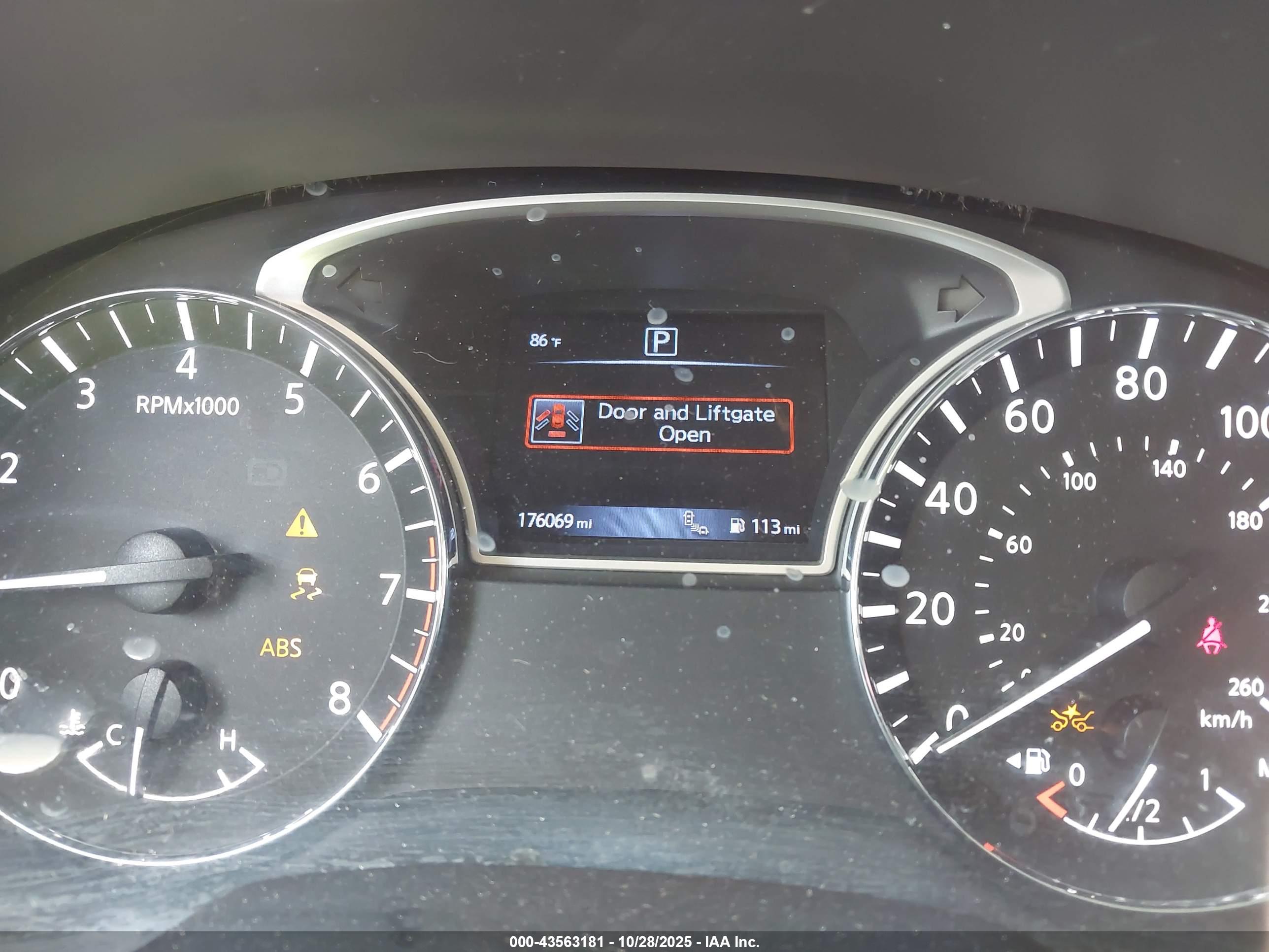 NISSAN PATHFINDER image 7