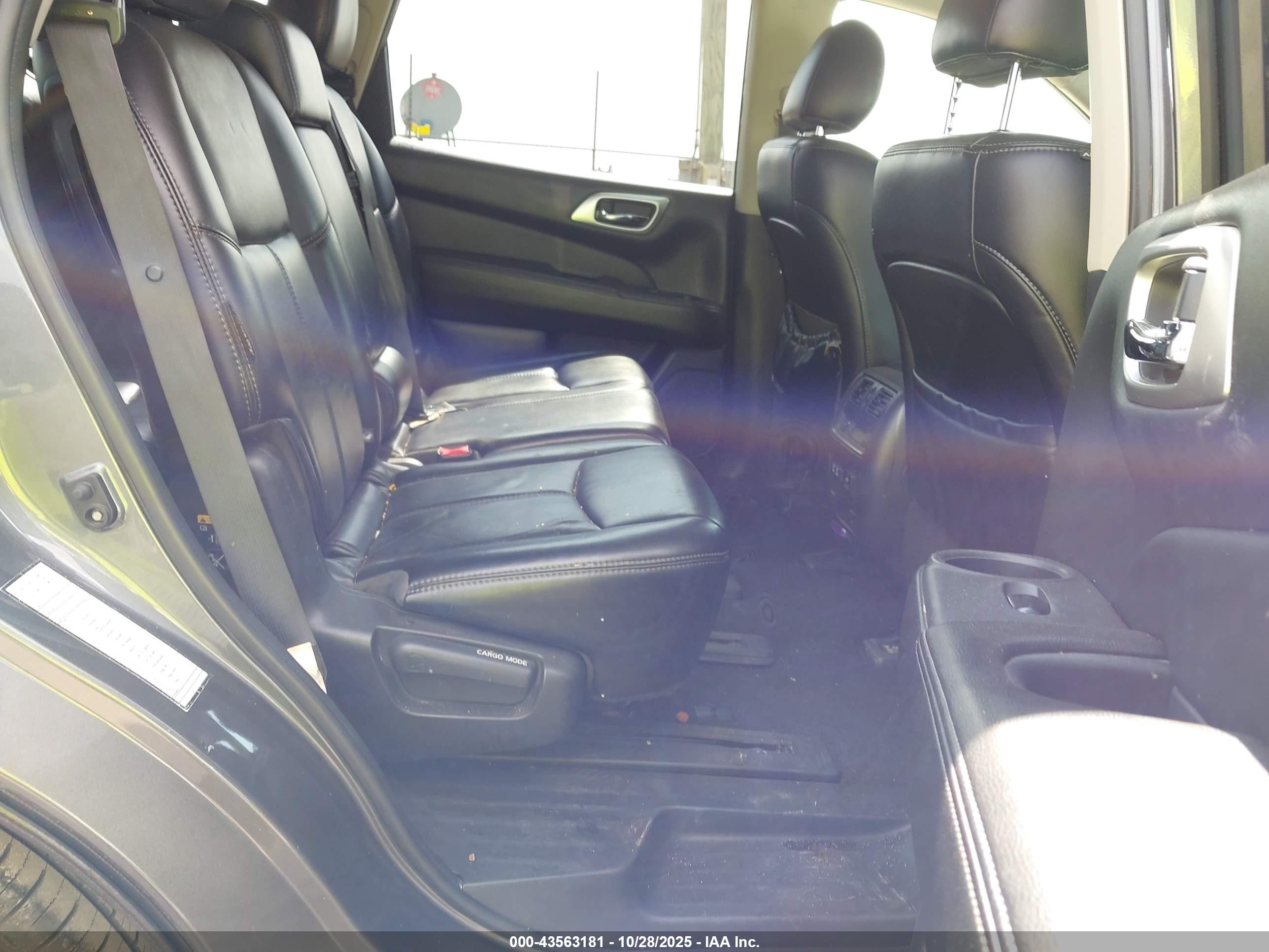 NISSAN PATHFINDER image 8