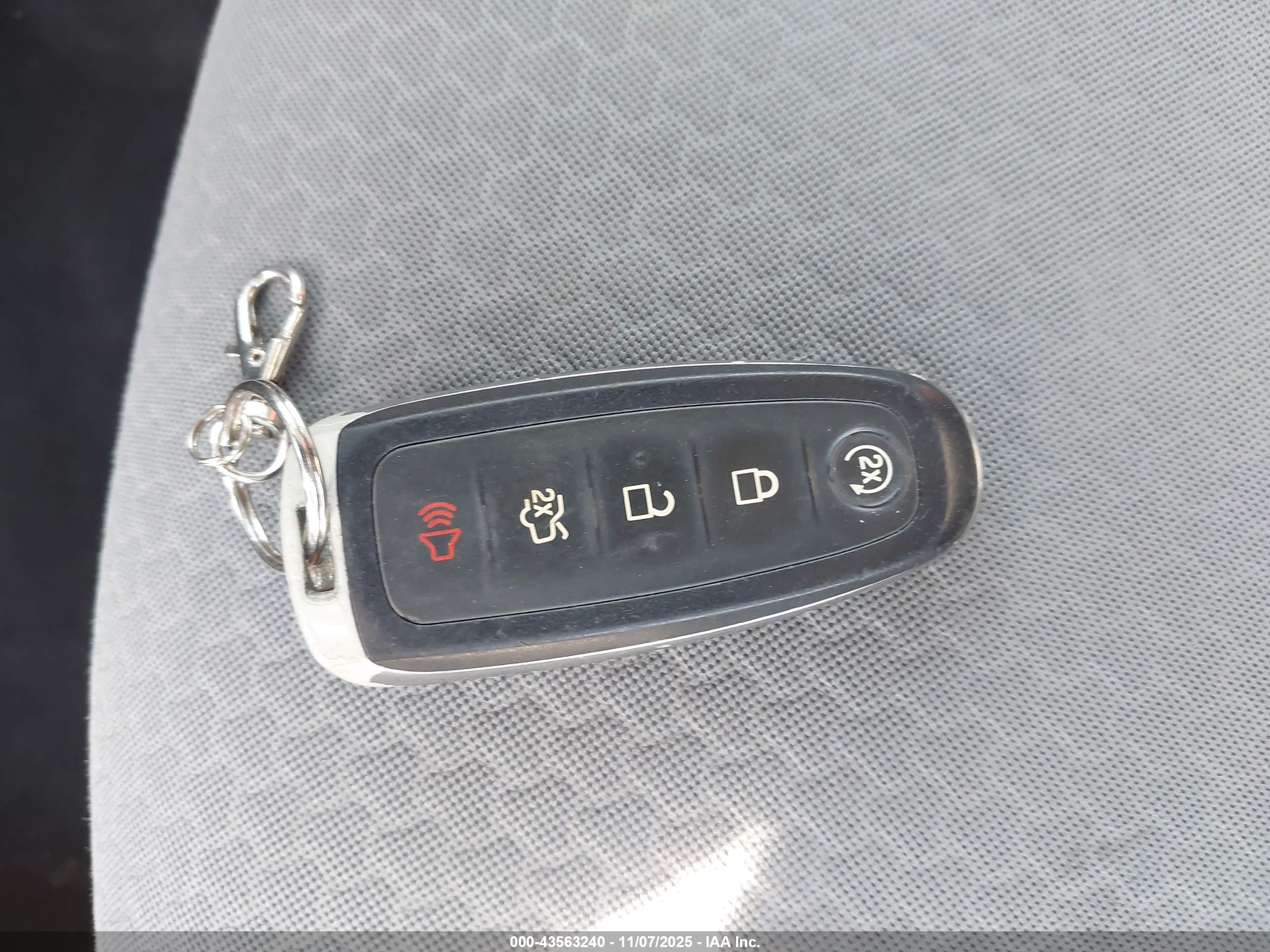 FORD ESCAPE image 11
