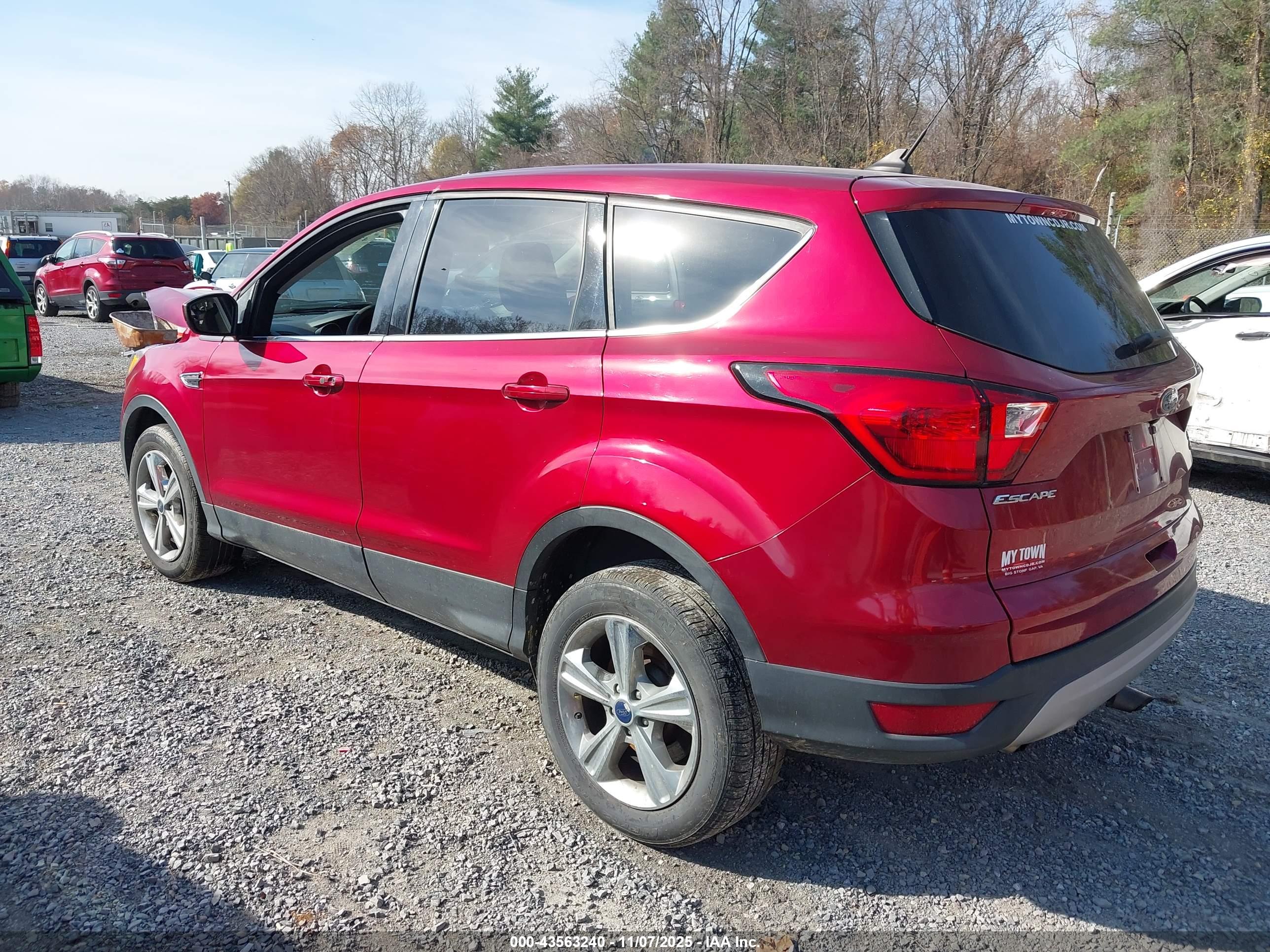 FORD ESCAPE image 3