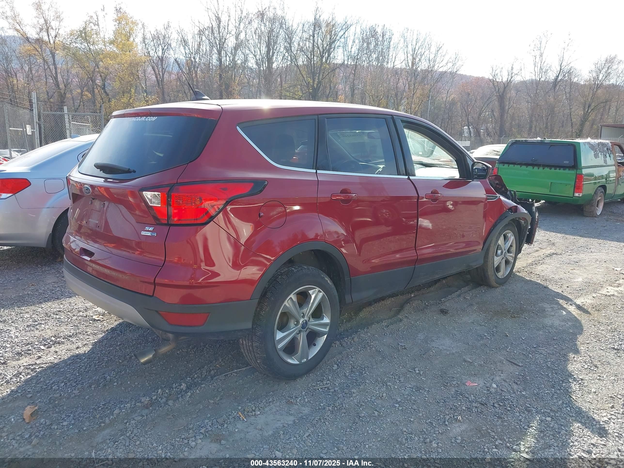 FORD ESCAPE image 4