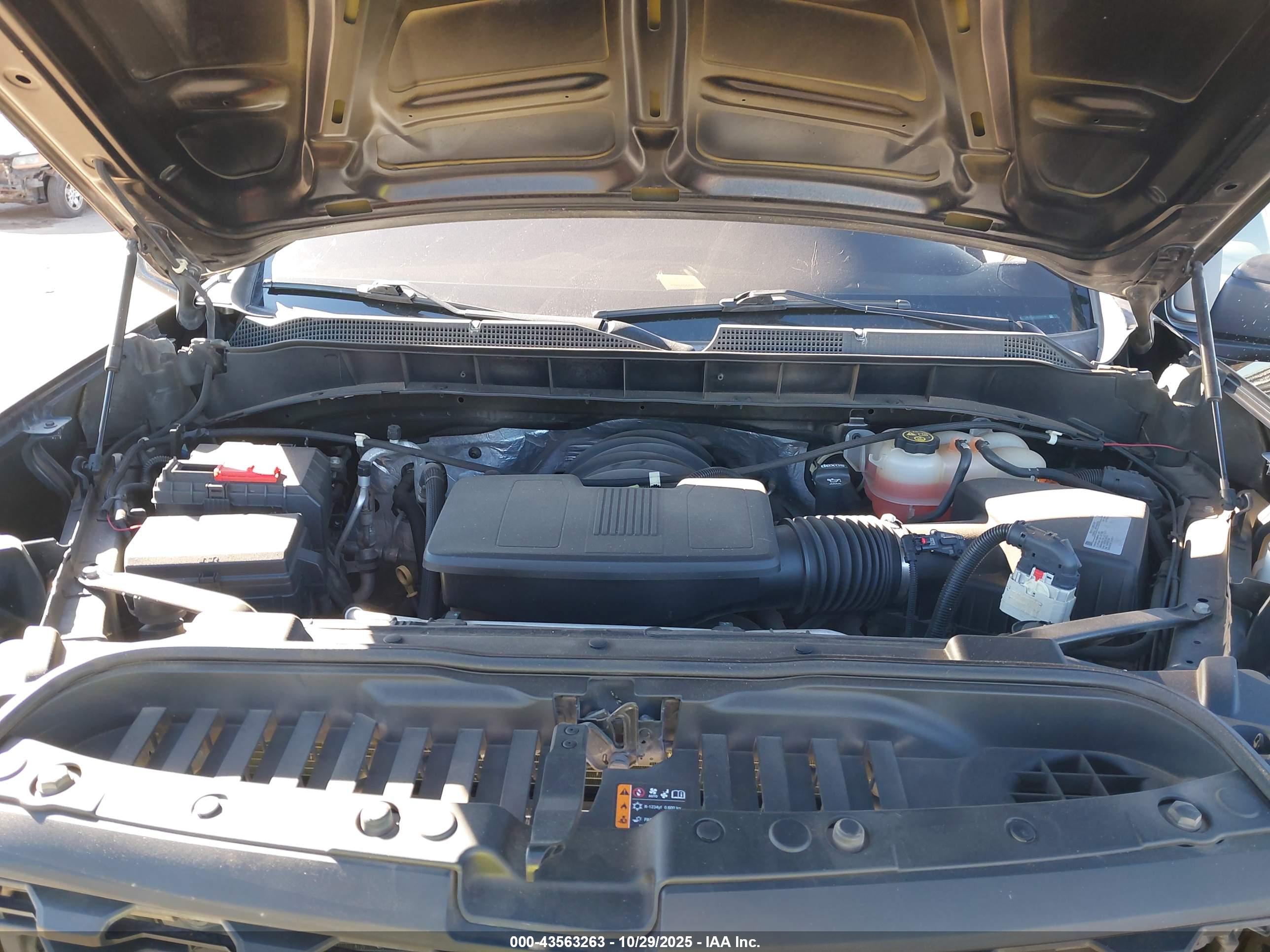 CHEVROLET SILVERADO image 10